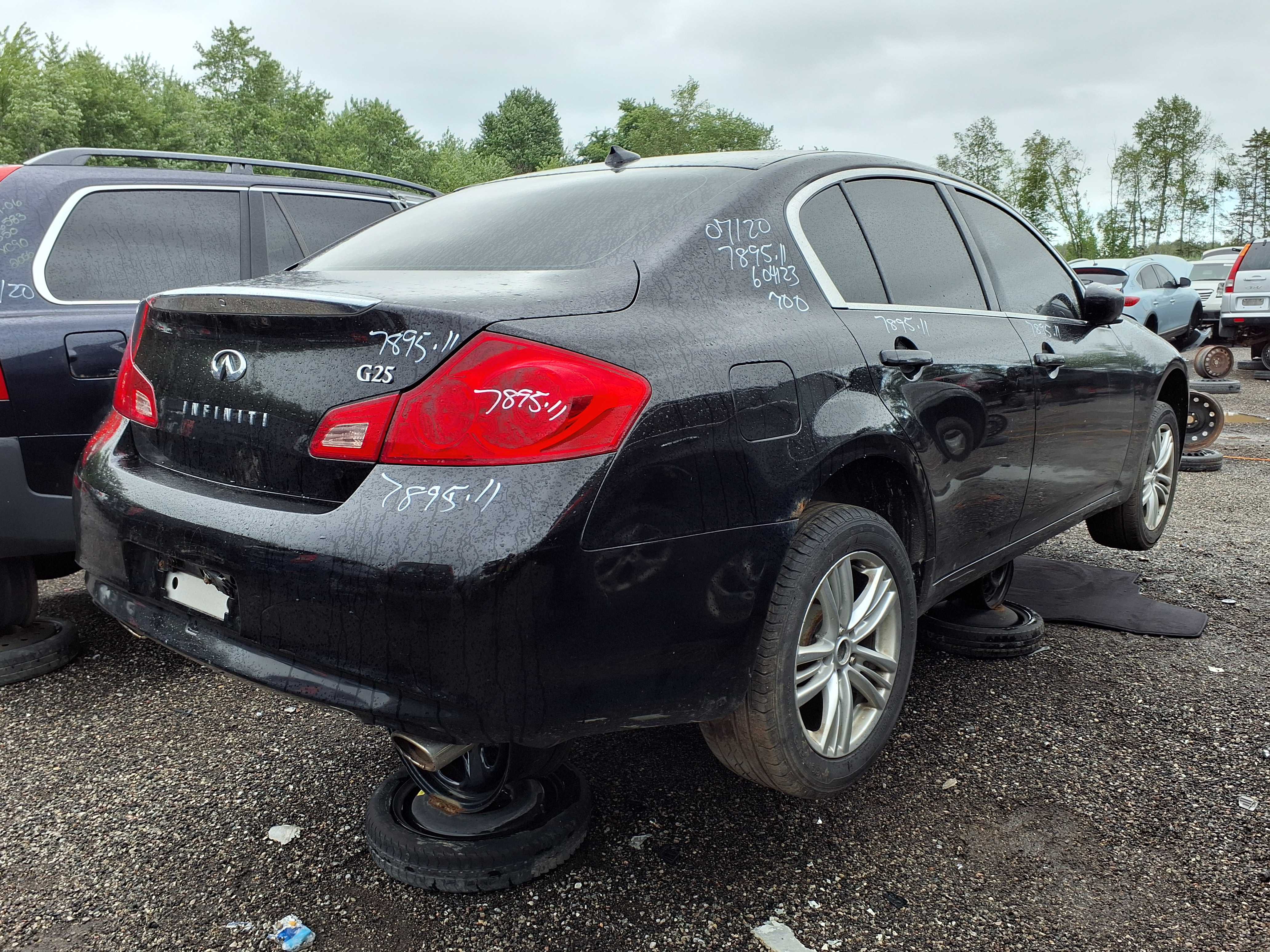 INFINITI G25 SEDAN 2011
