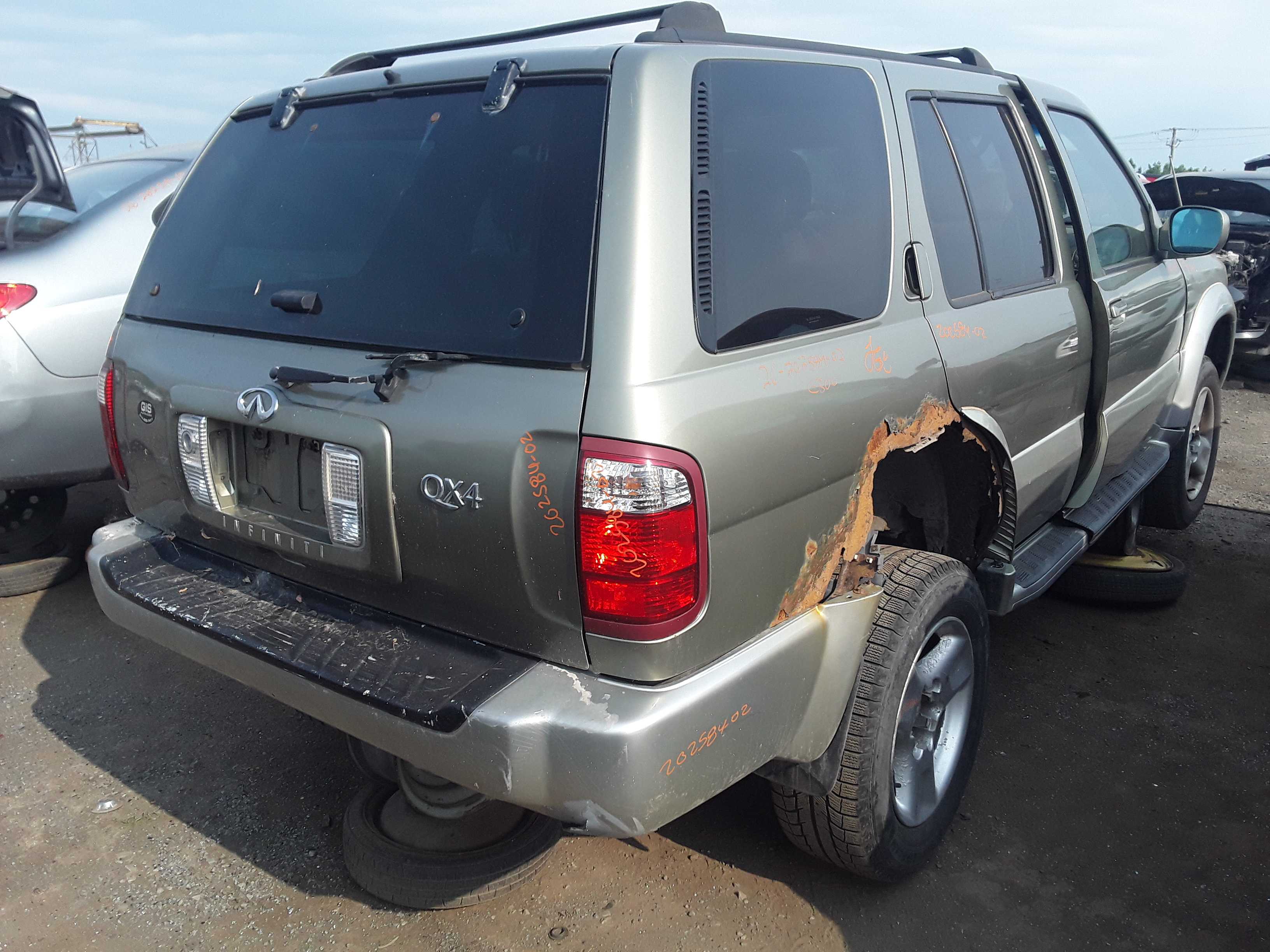 INFINITI QX4 2002