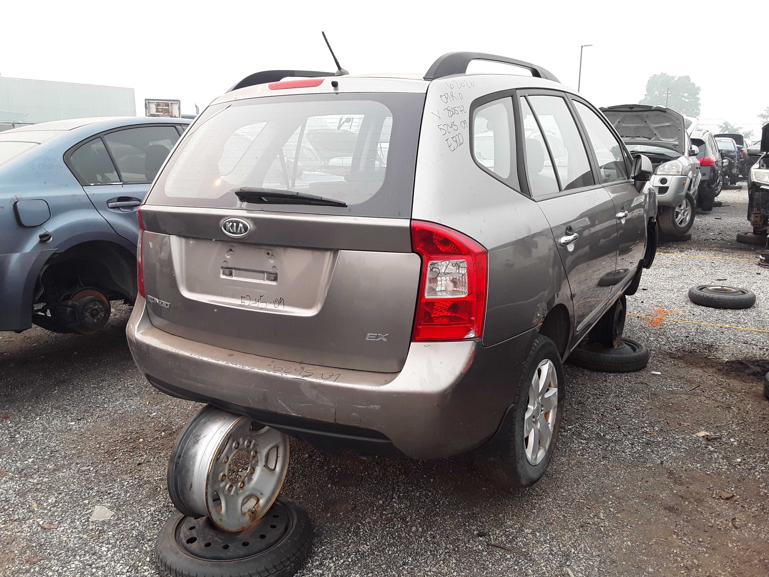 KIA RONDO 2009