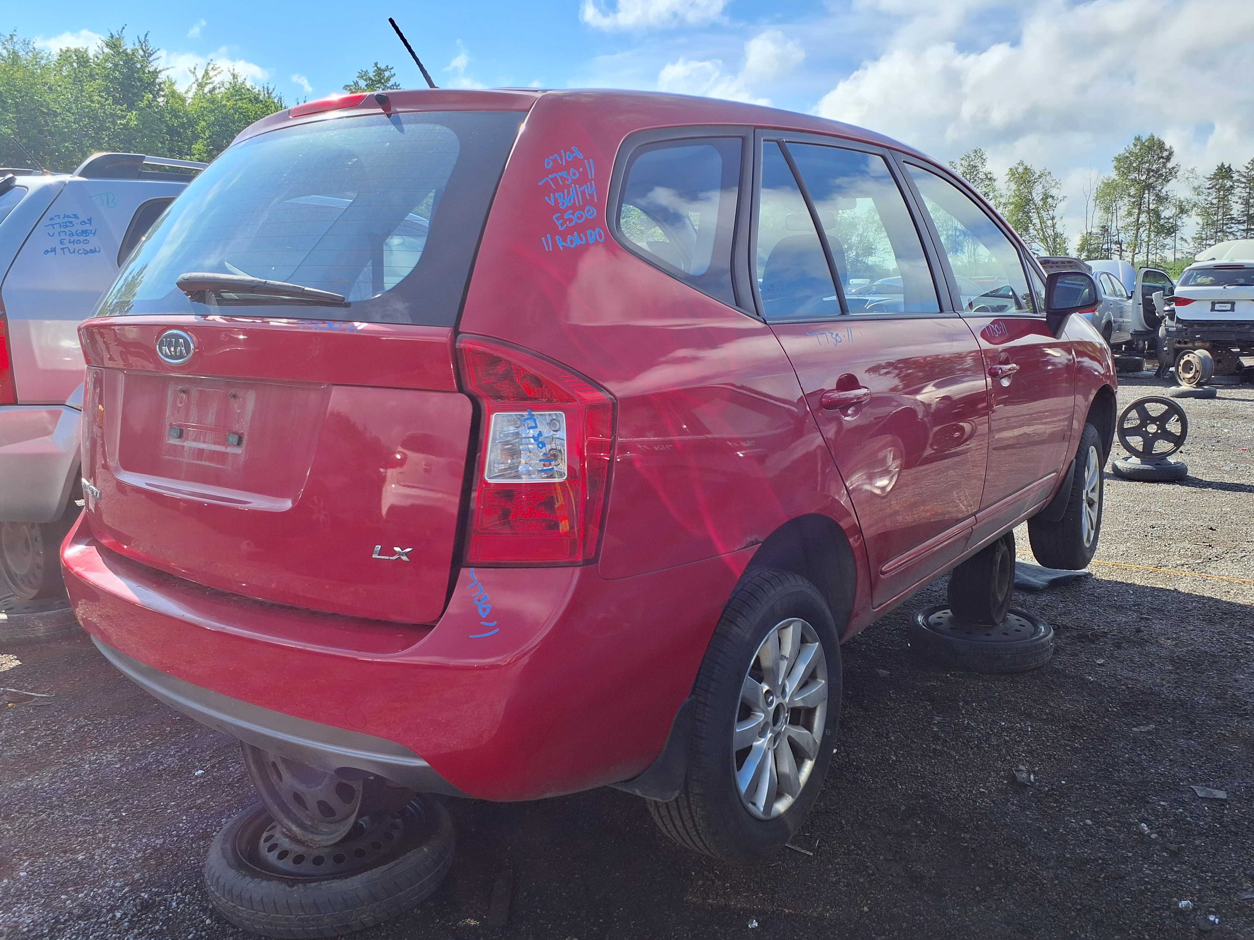 KIA RONDO 2011