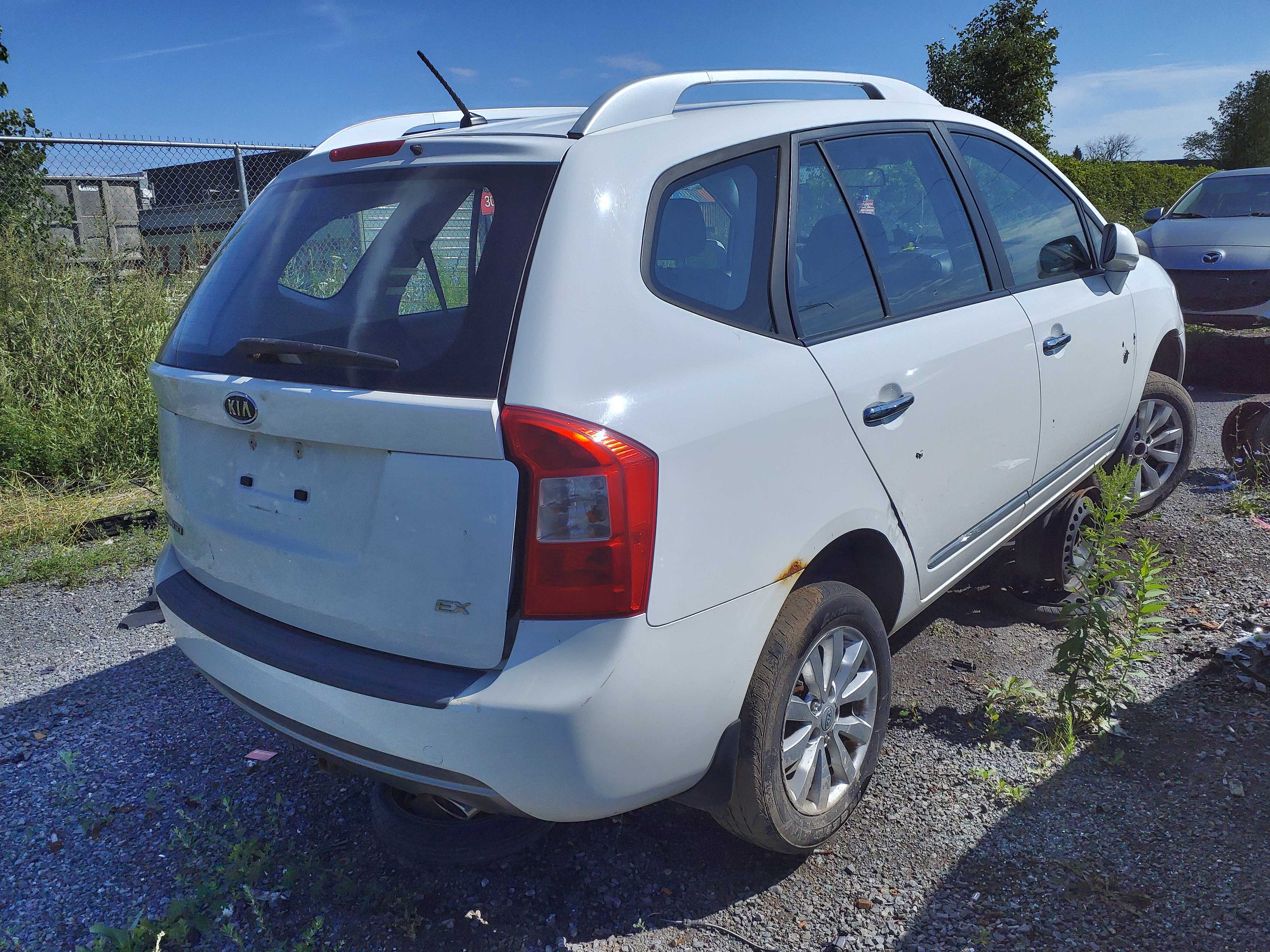 KIA RONDO 2011