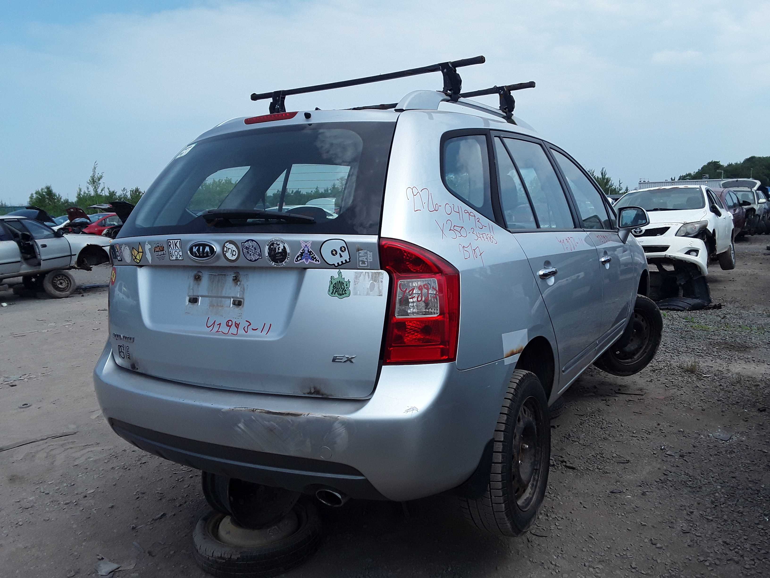 KIA RONDO 2011