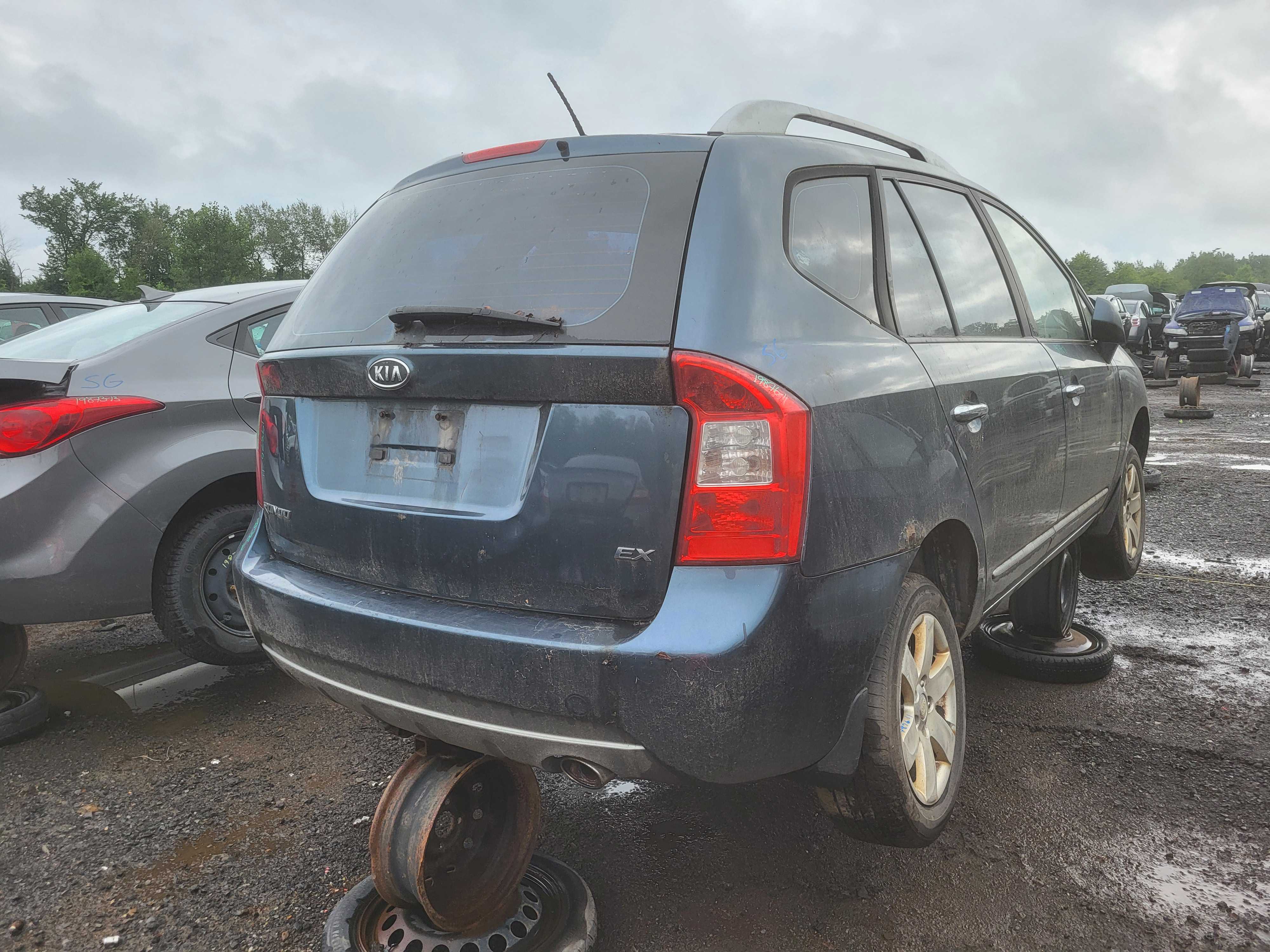 KIA RONDO 2011