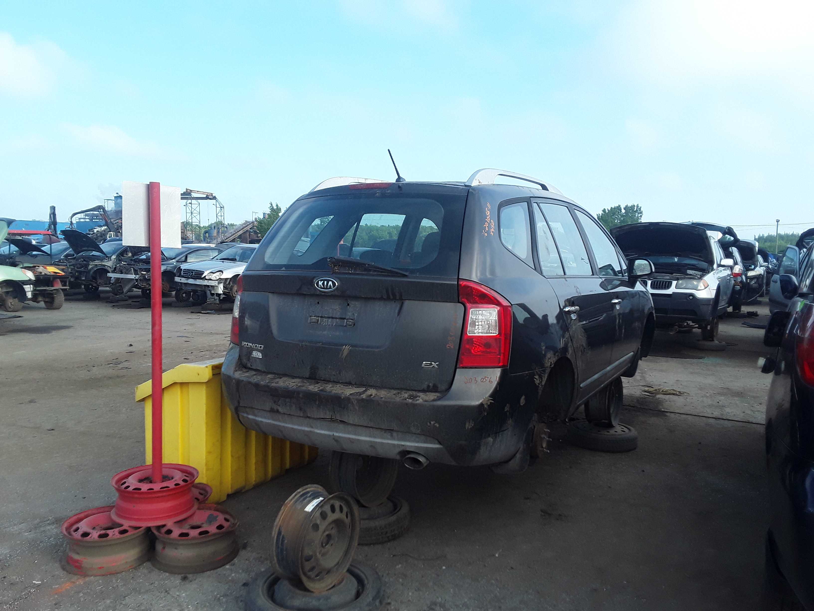 KIA RONDO 2011