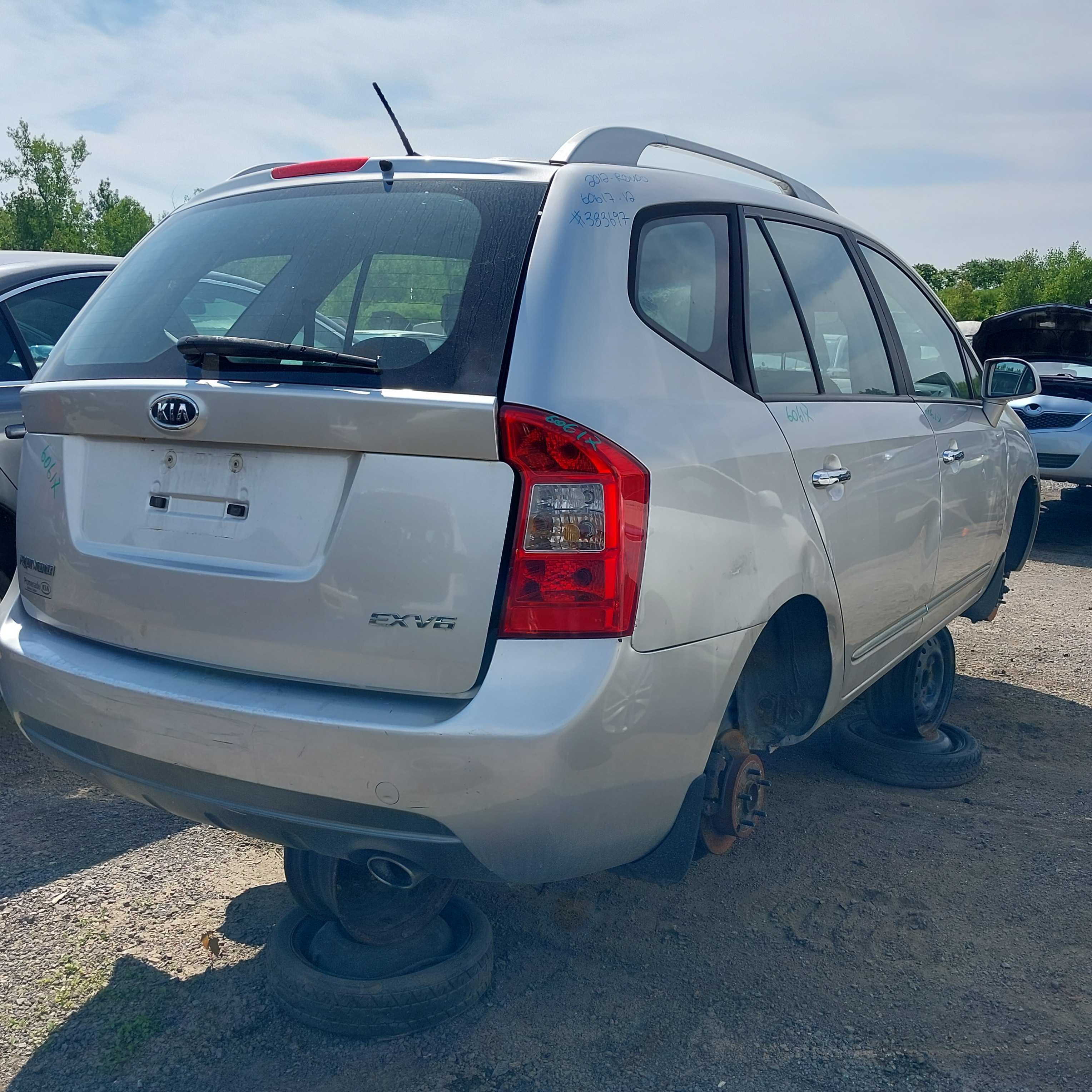 KIA RONDO 2012