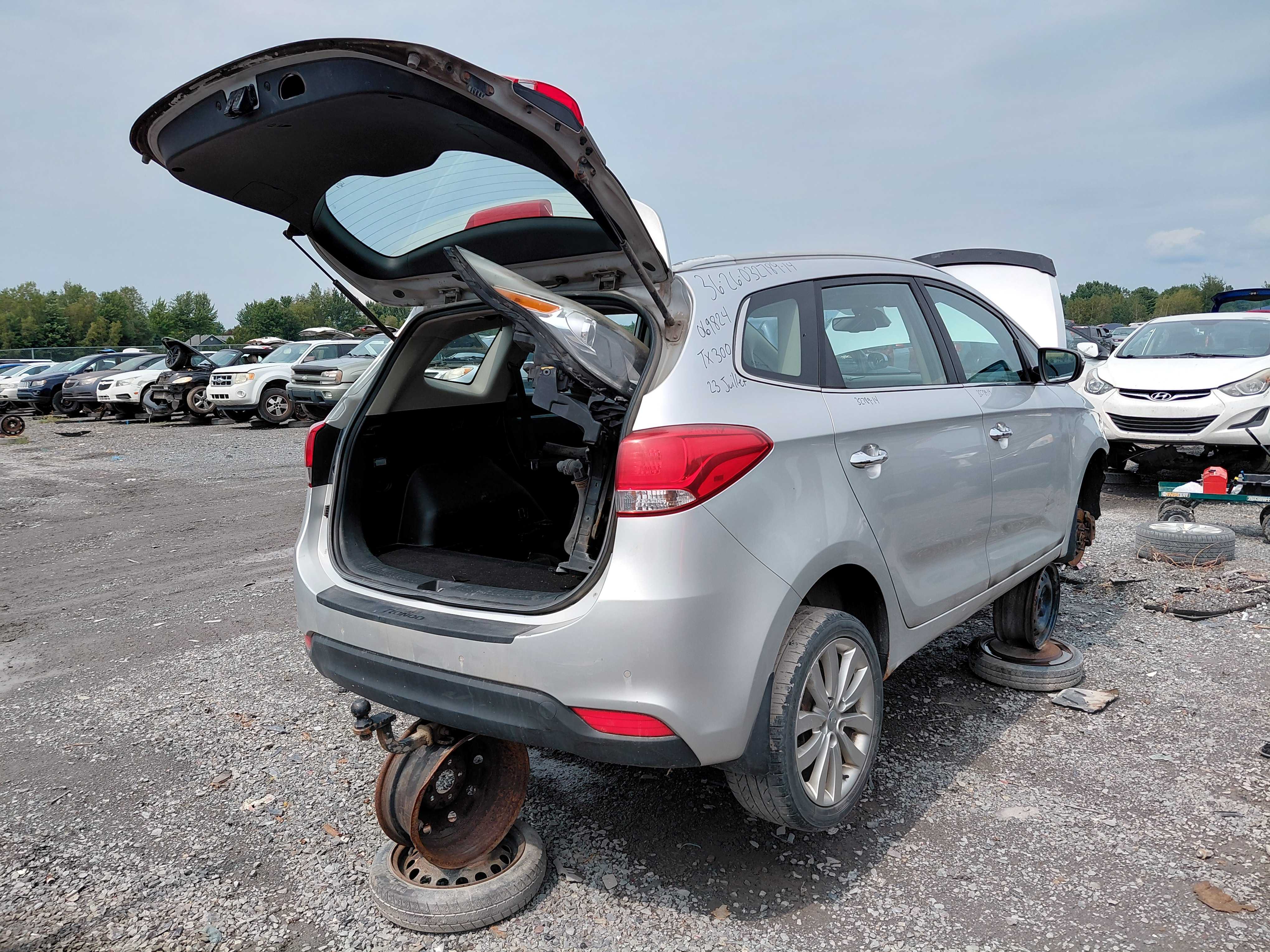 KIA RONDO 2014