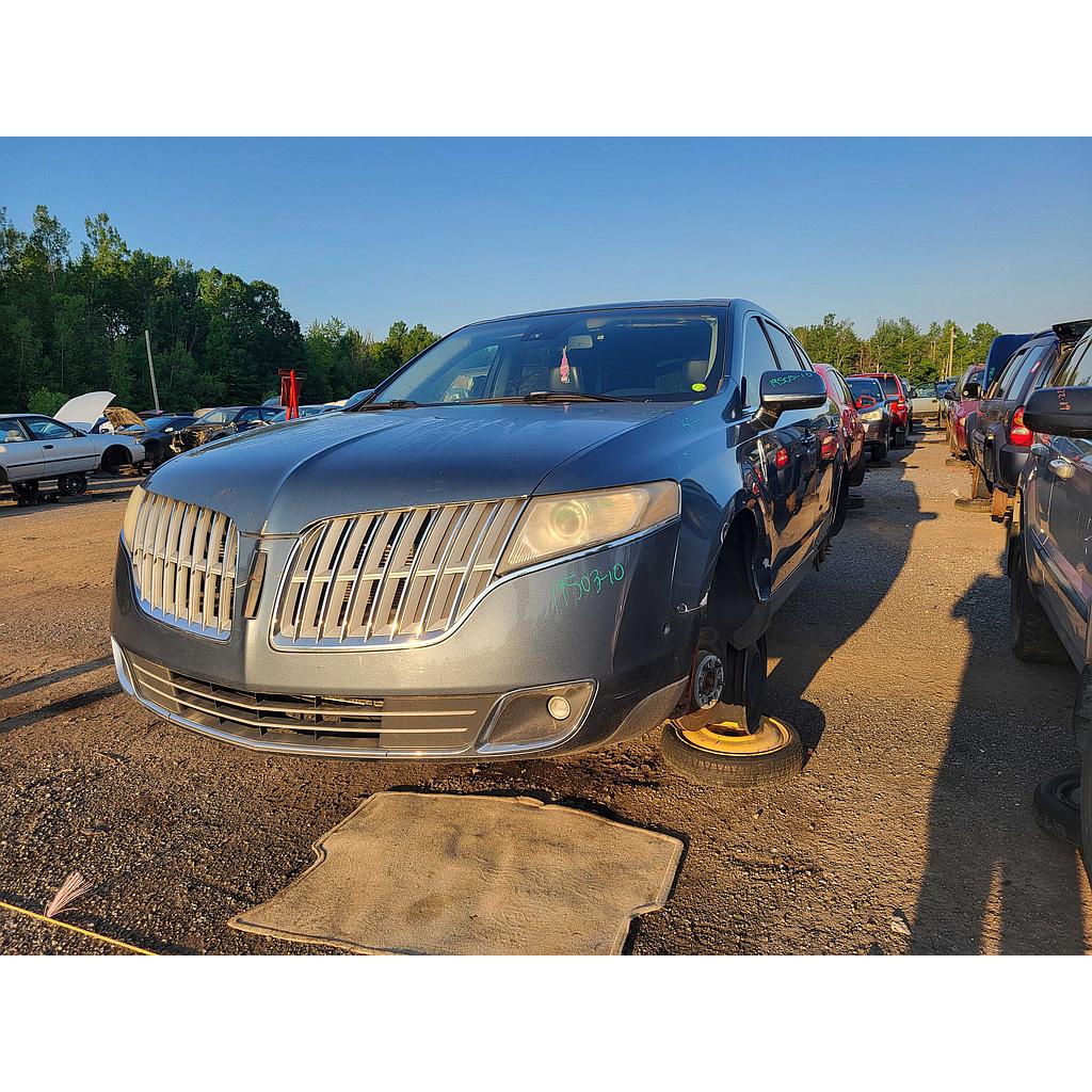 LINCOLN MKT 2010