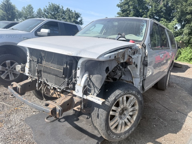 LINCOLN NAVIGATOR 2011