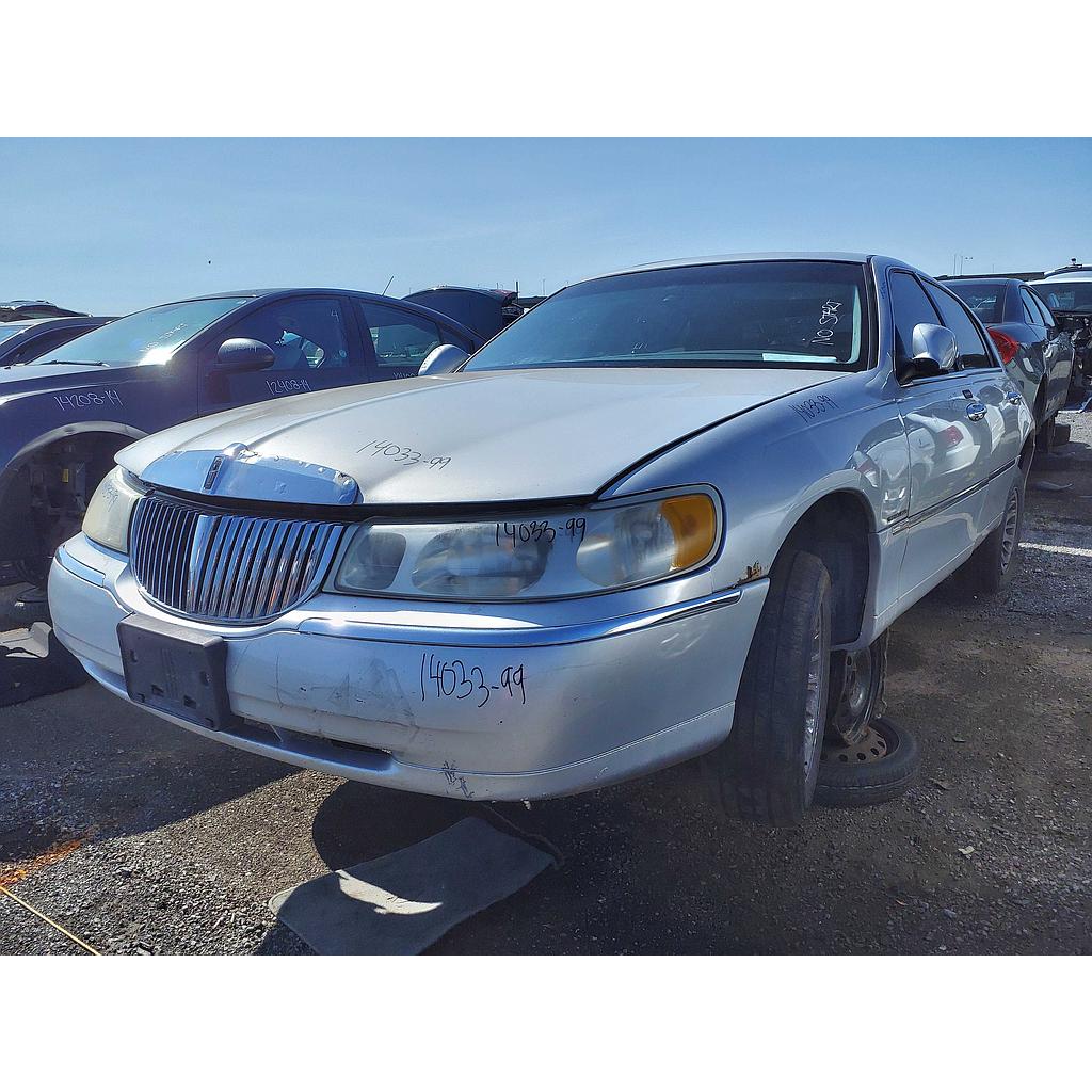 LINCOLN TOWN CAR 1999