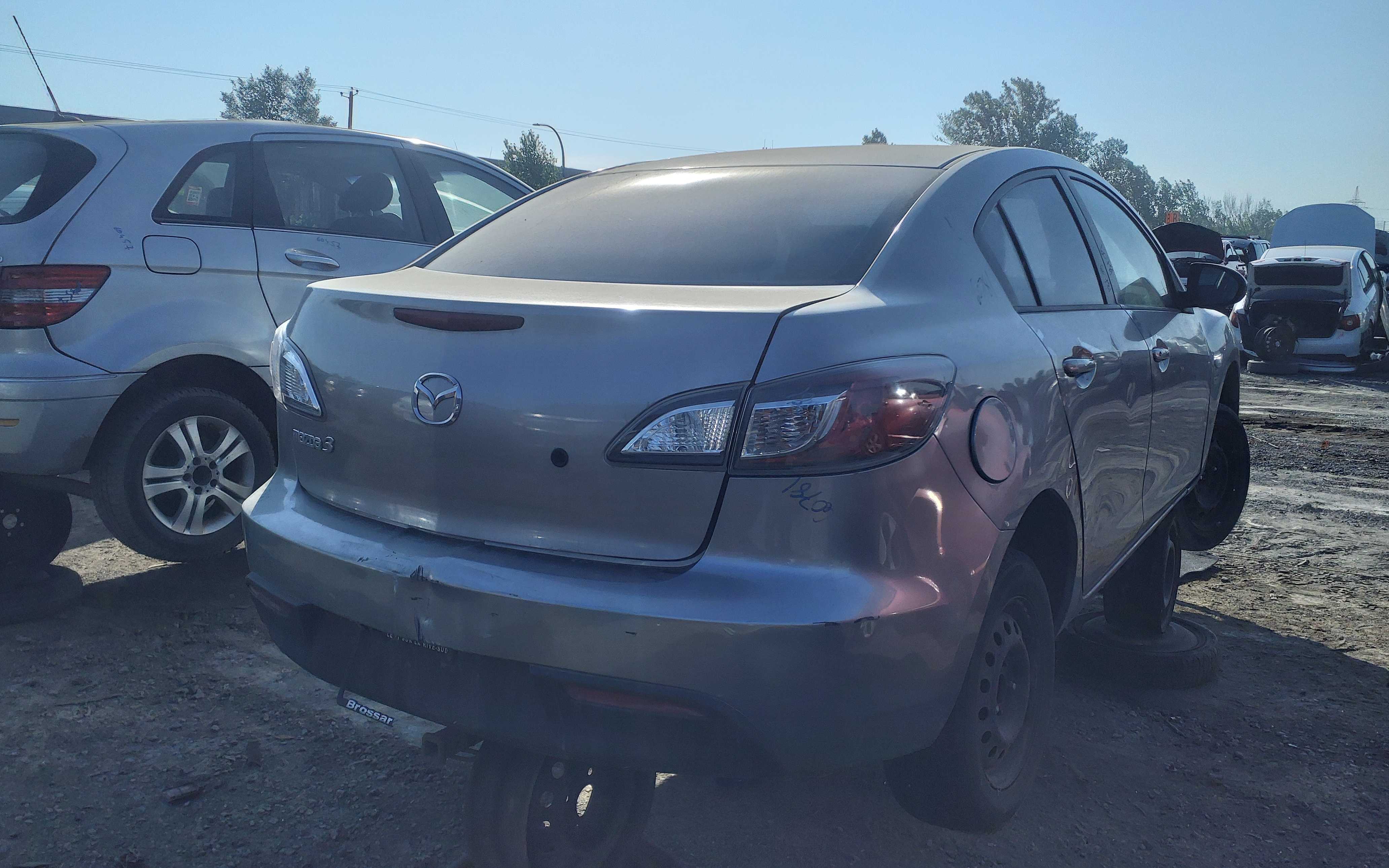 MAZDA MAZDA3 2010