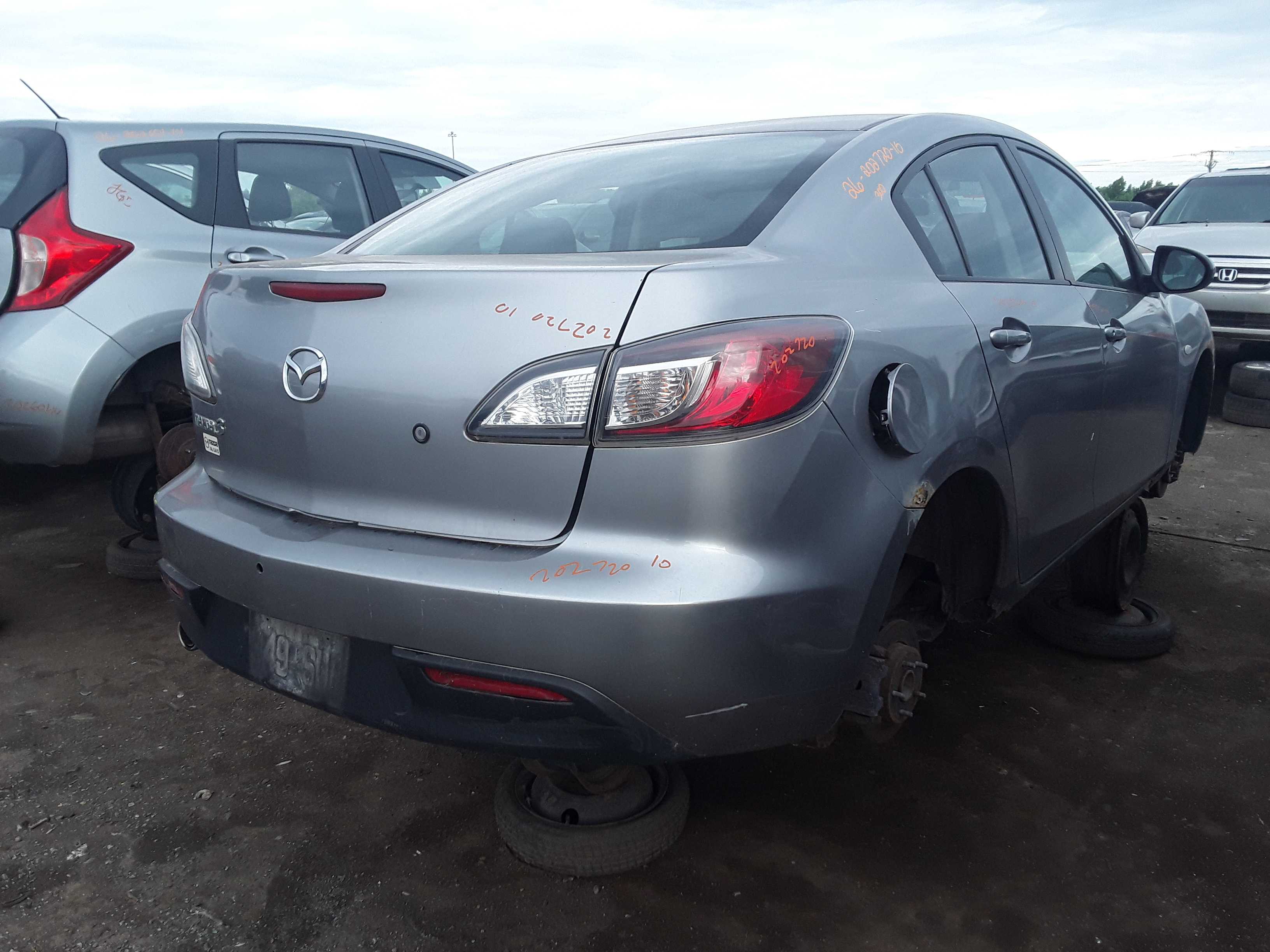 MAZDA MAZDA3 2010