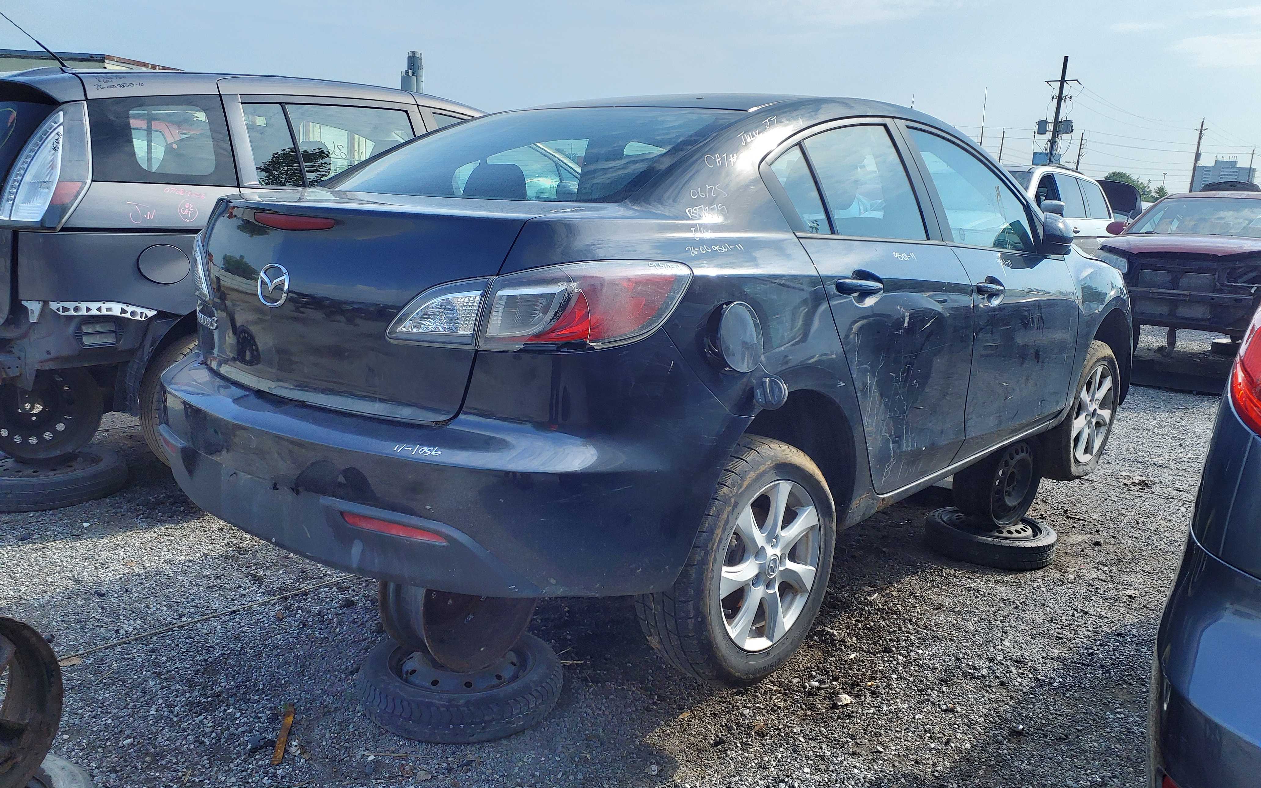 MAZDA MAZDA3 2011