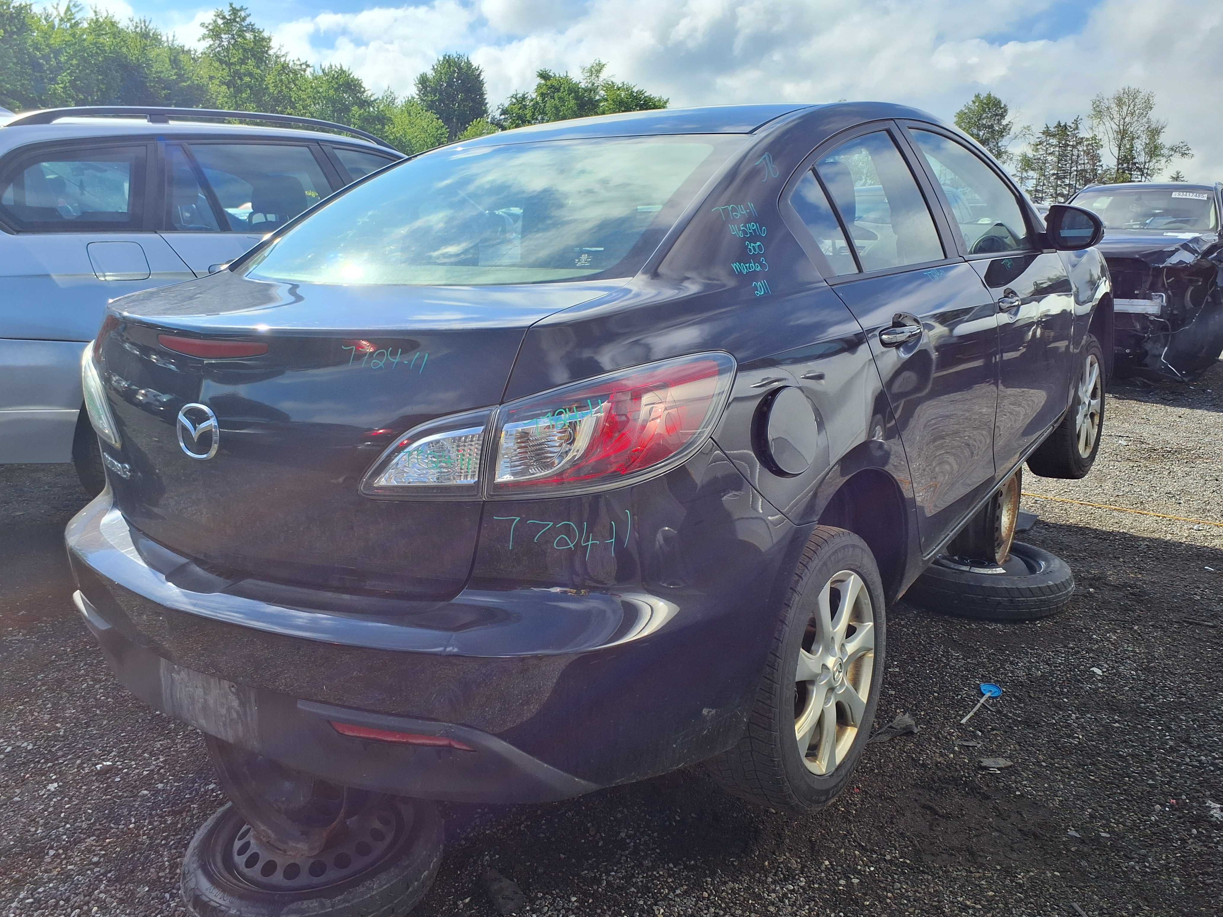 MAZDA MAZDA3 2011