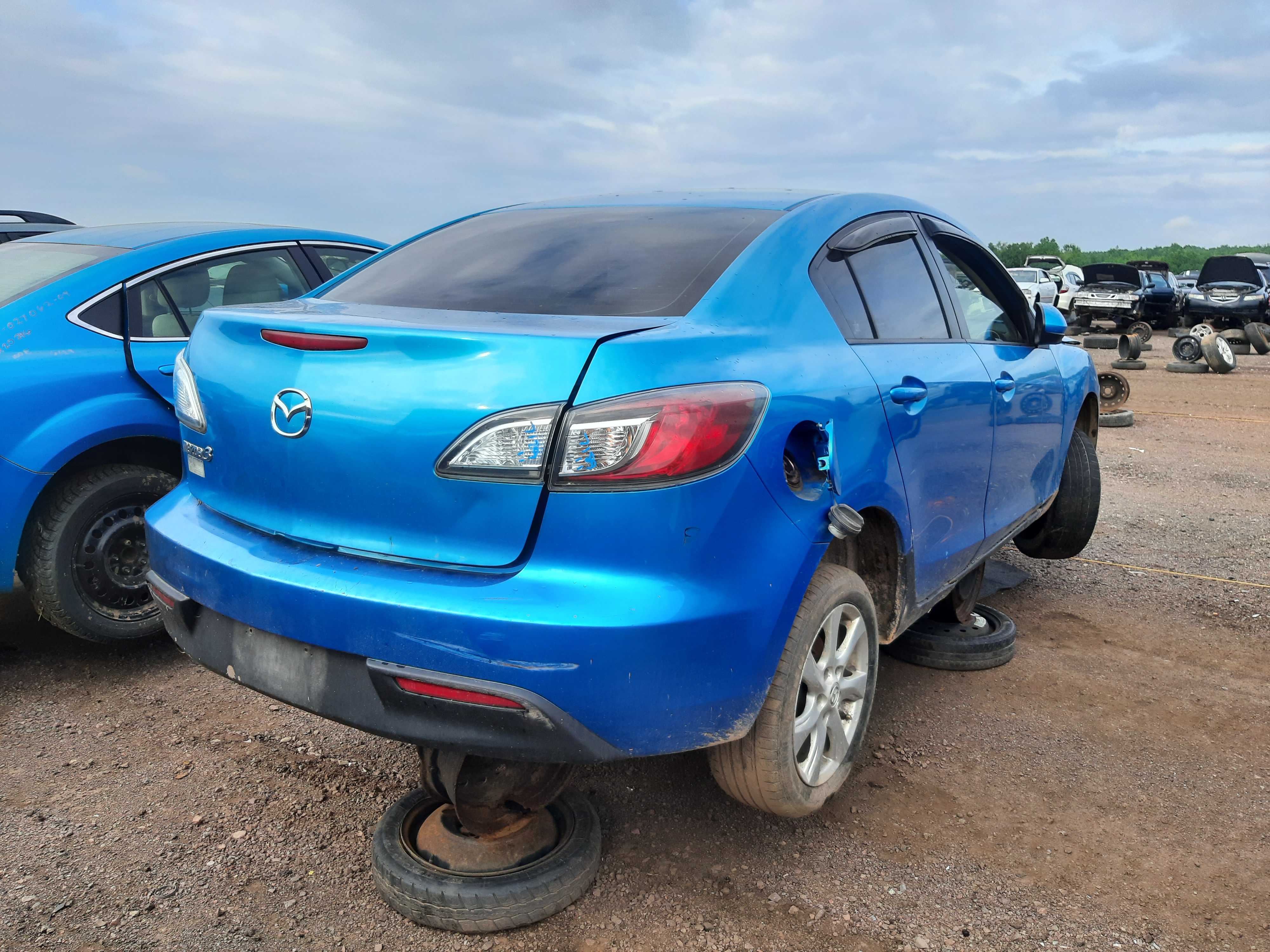 MAZDA MAZDA3 2011