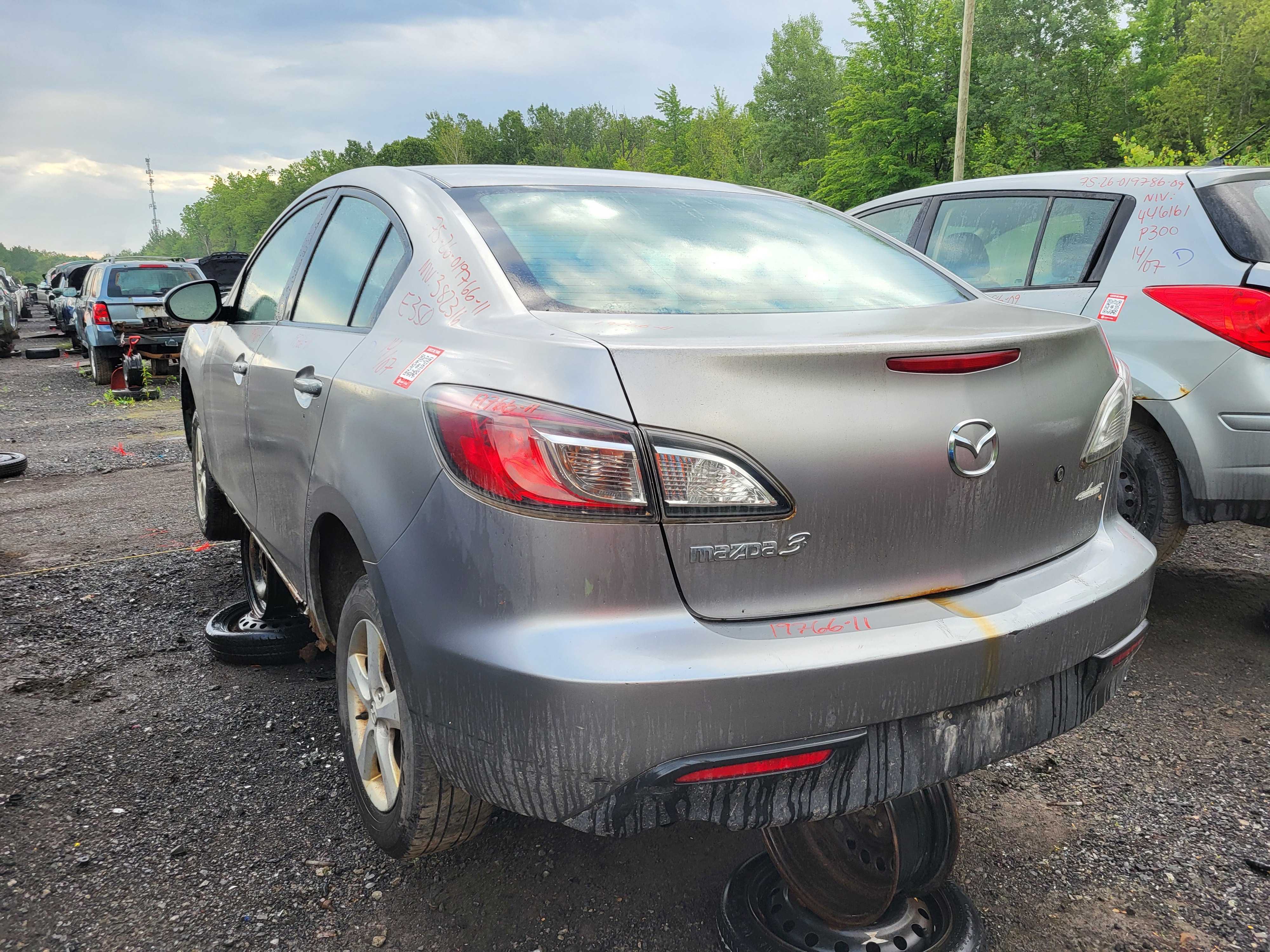MAZDA MAZDA3 2011