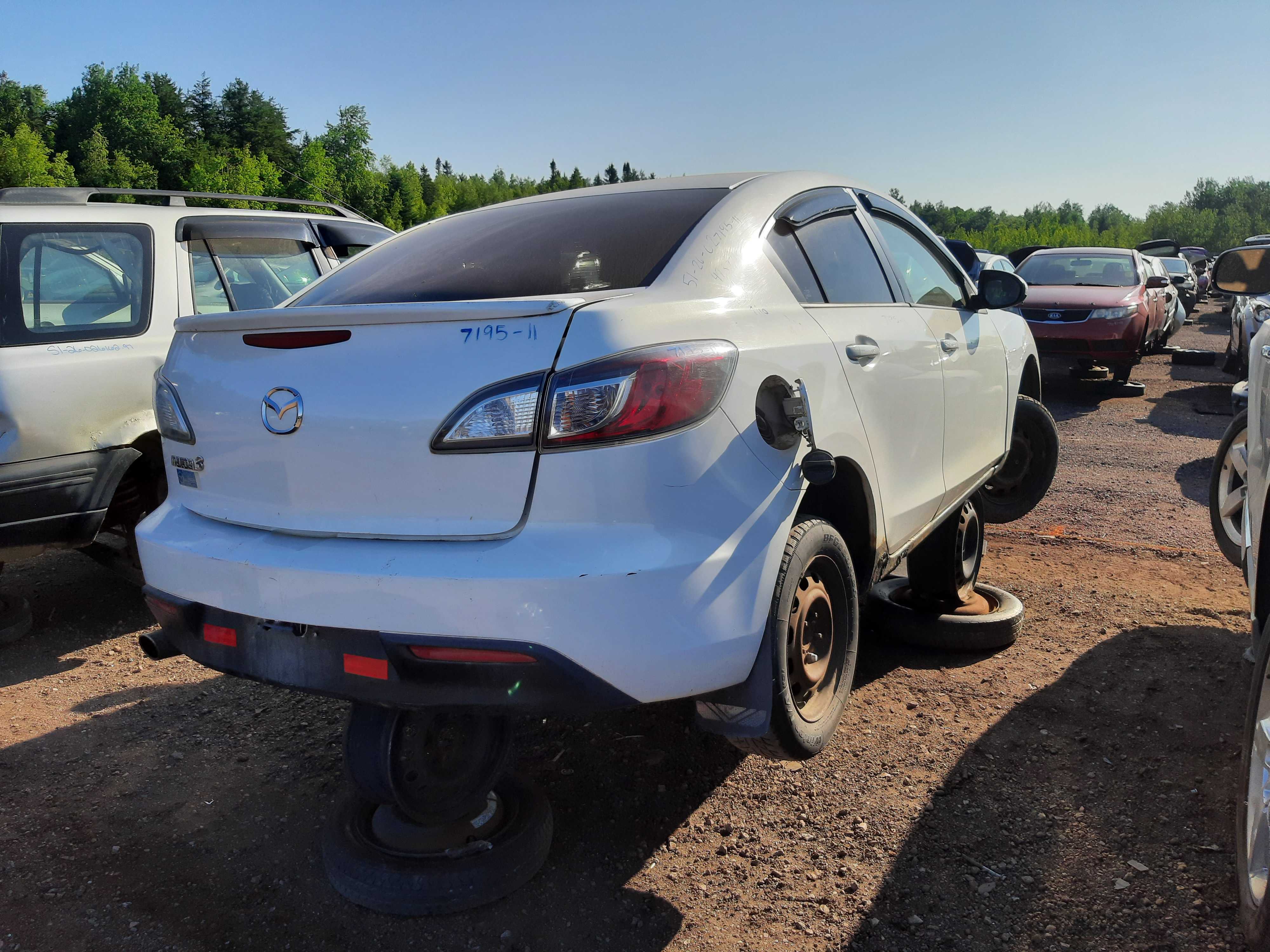 MAZDA MAZDA3 2011