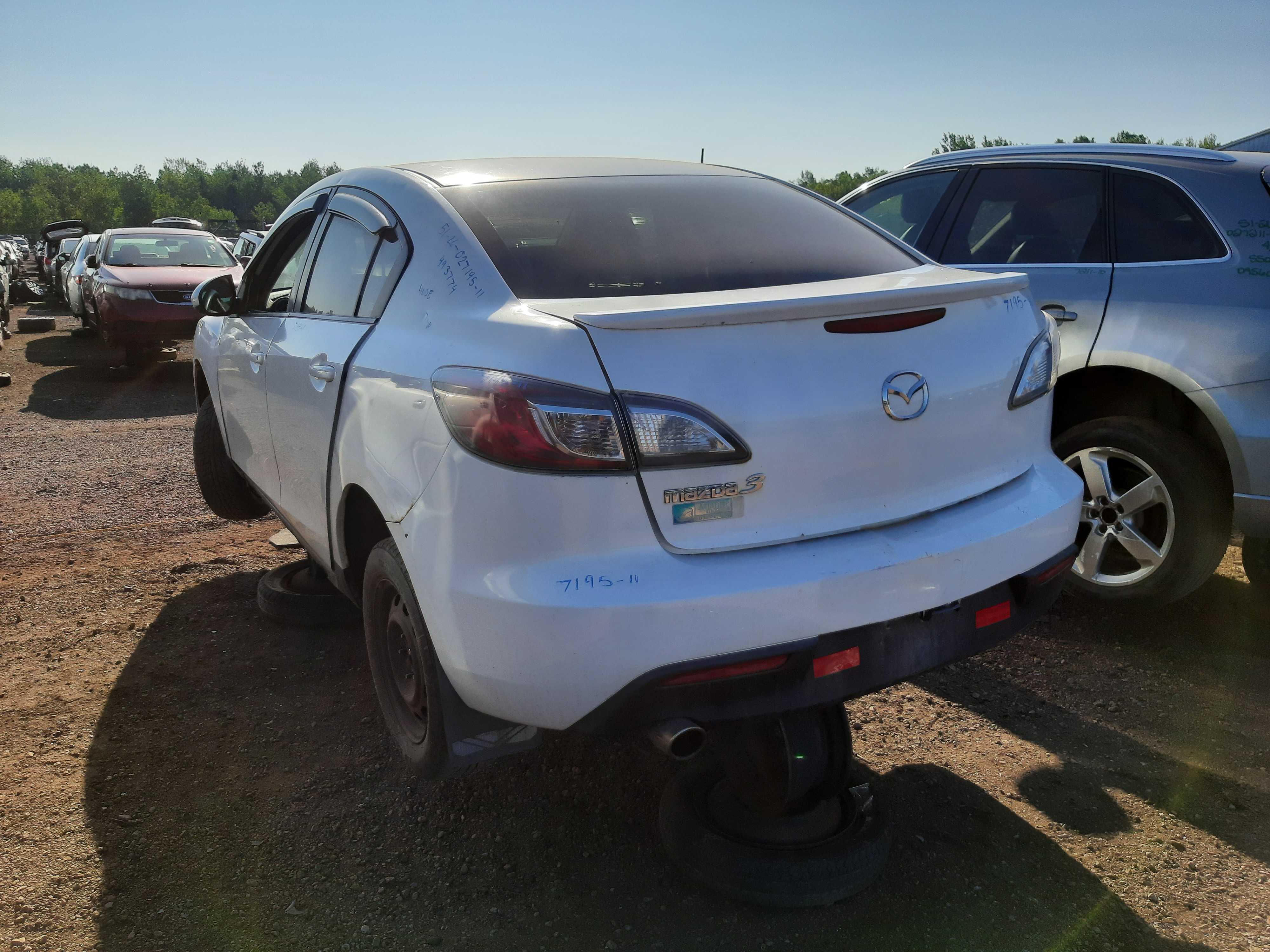 MAZDA MAZDA3 2011