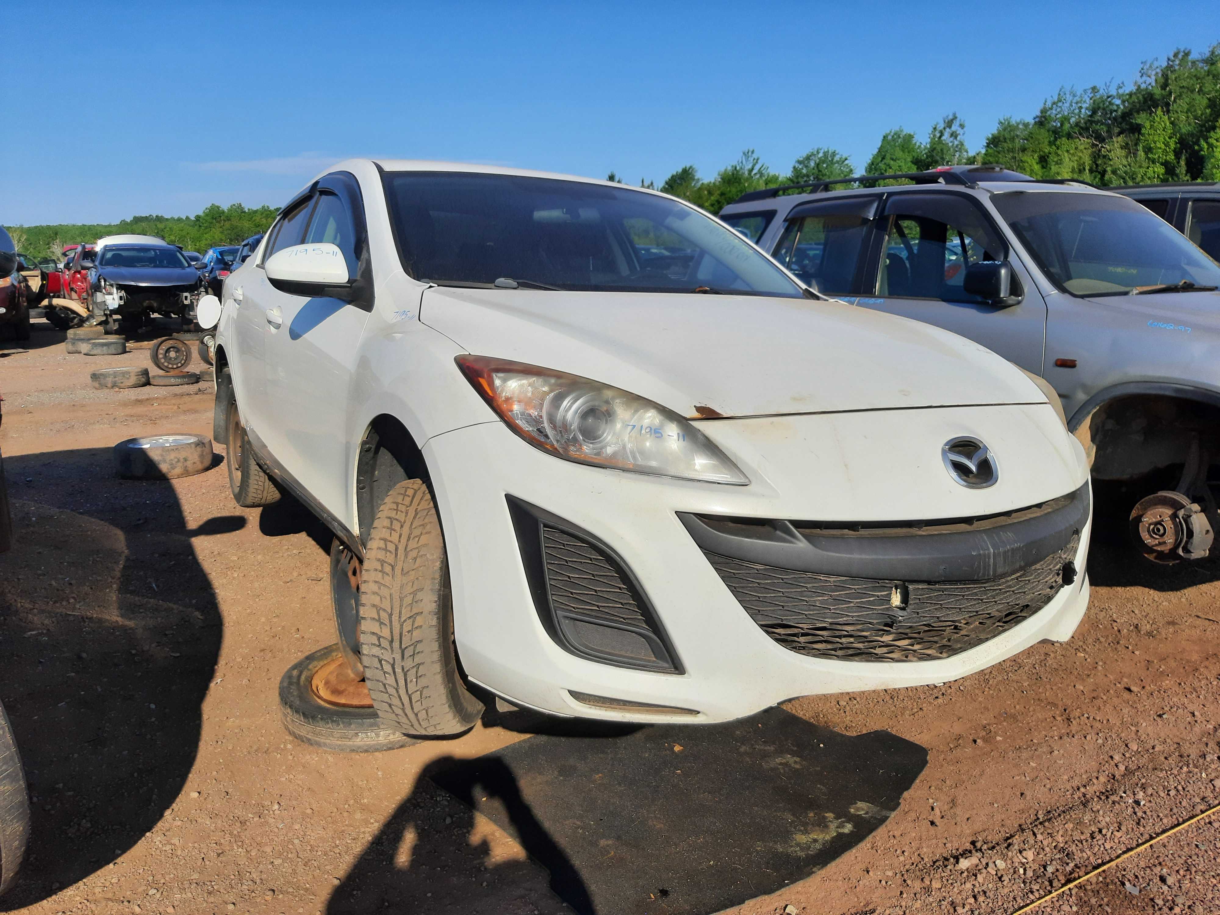 MAZDA MAZDA3 2011