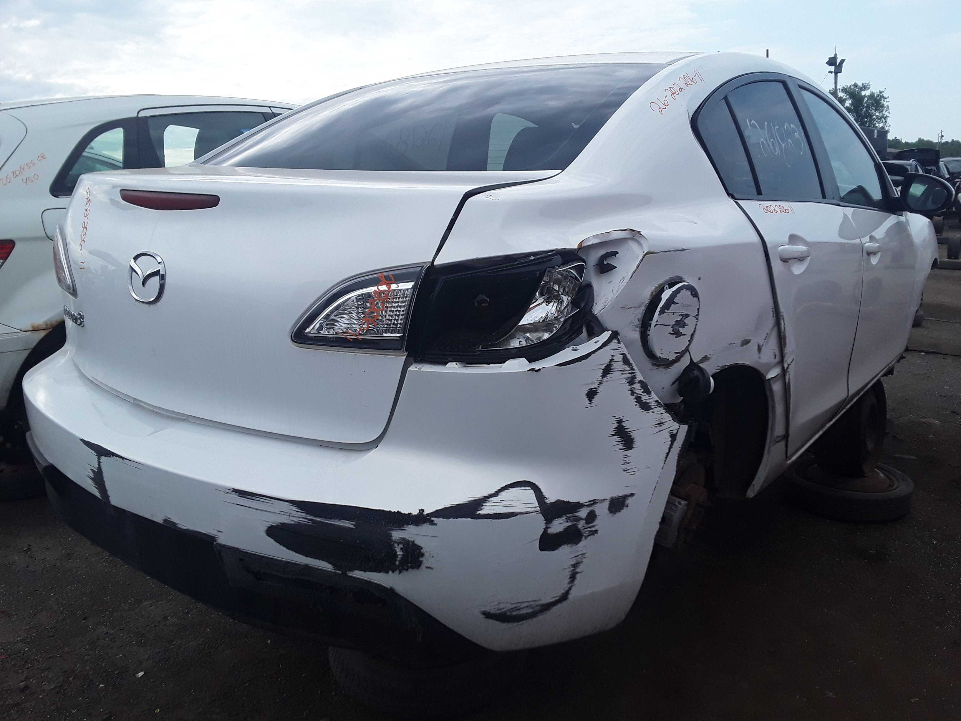 MAZDA MAZDA3 2011