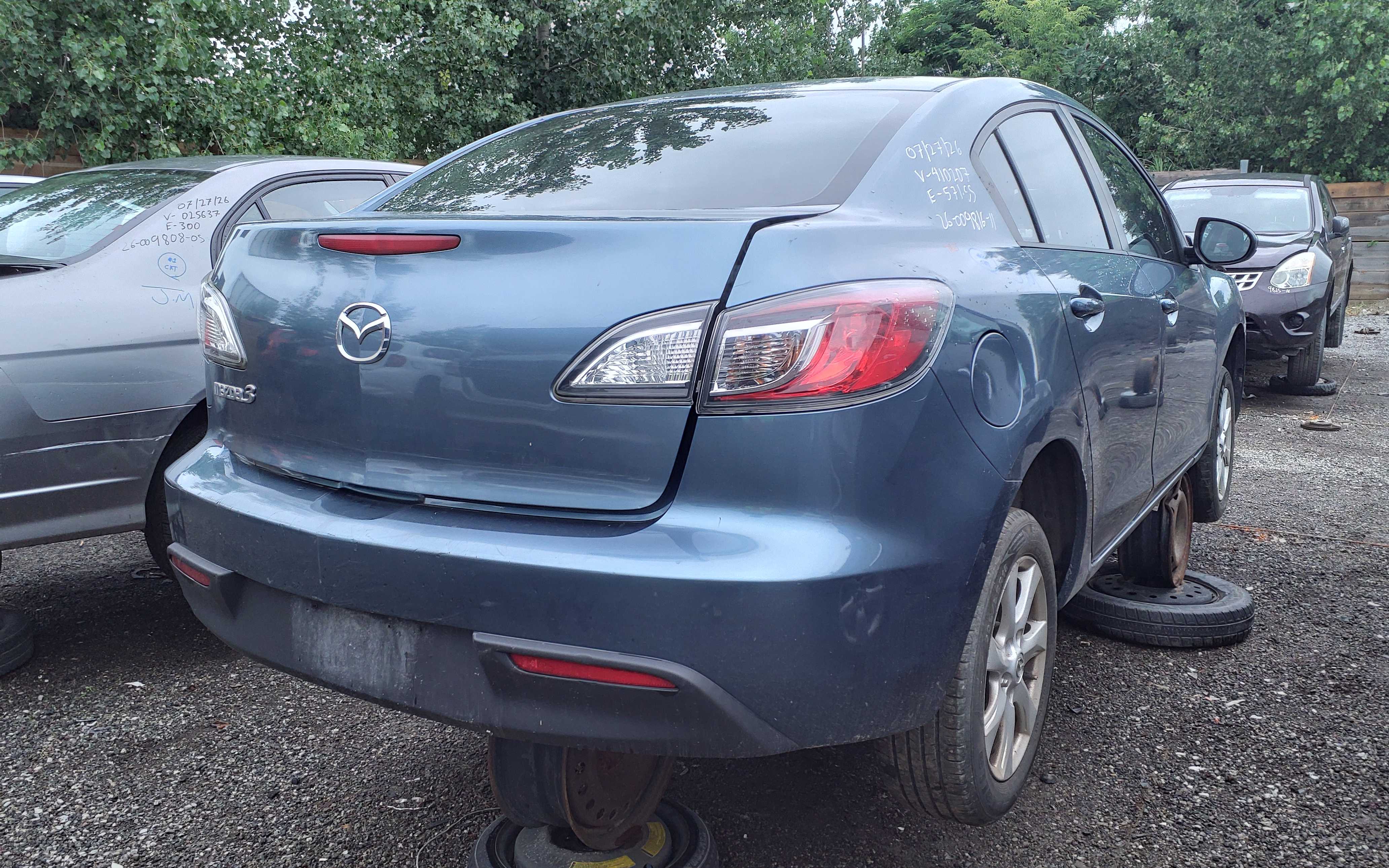 MAZDA MAZDA3 2011