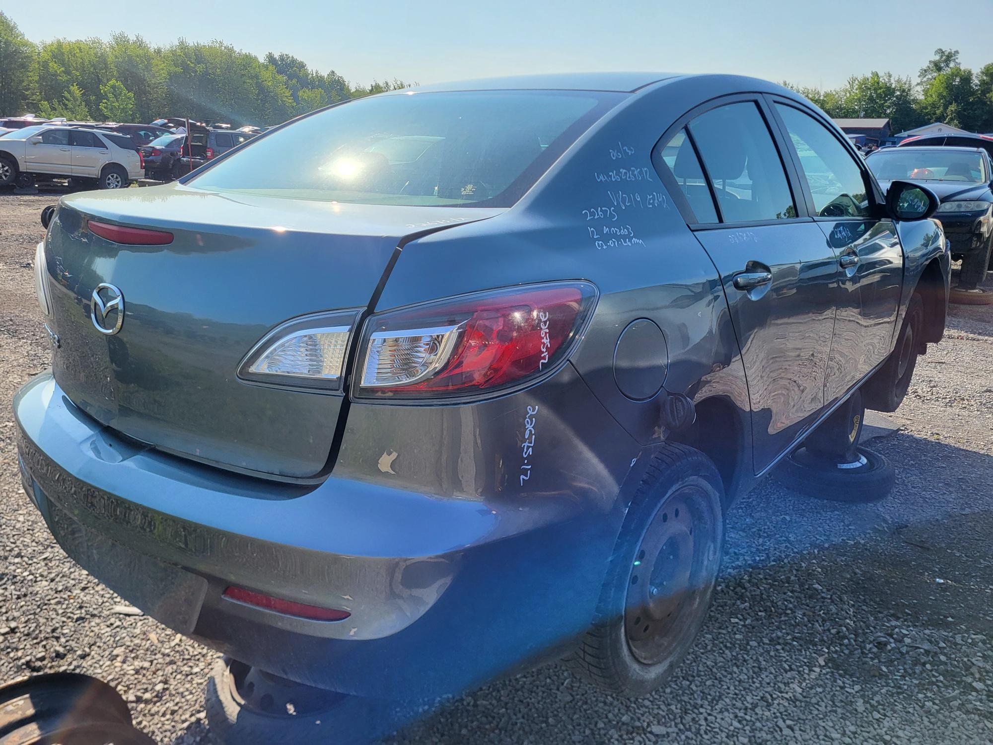 MAZDA MAZDA3 2012
