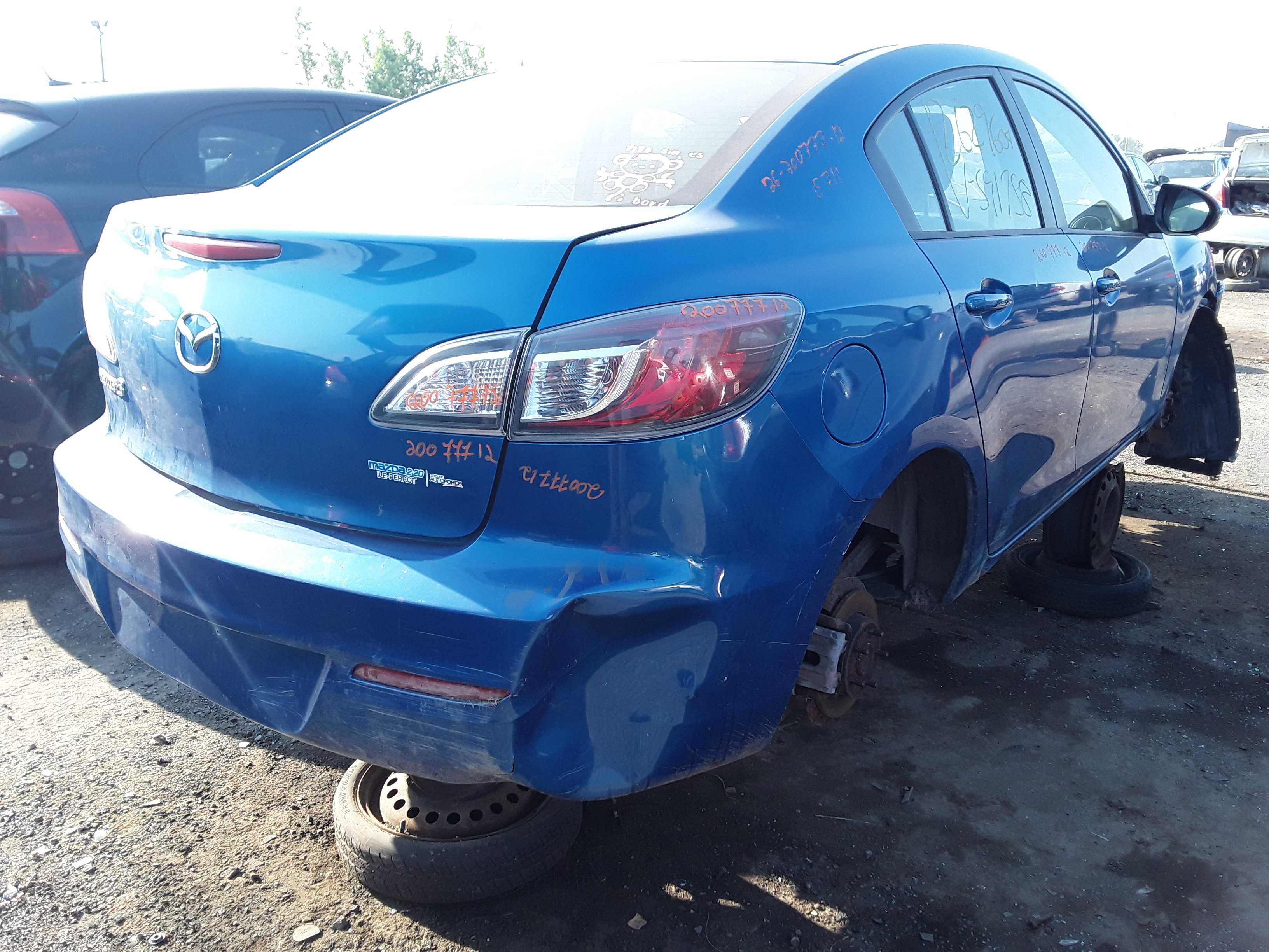 MAZDA MAZDA3 2012