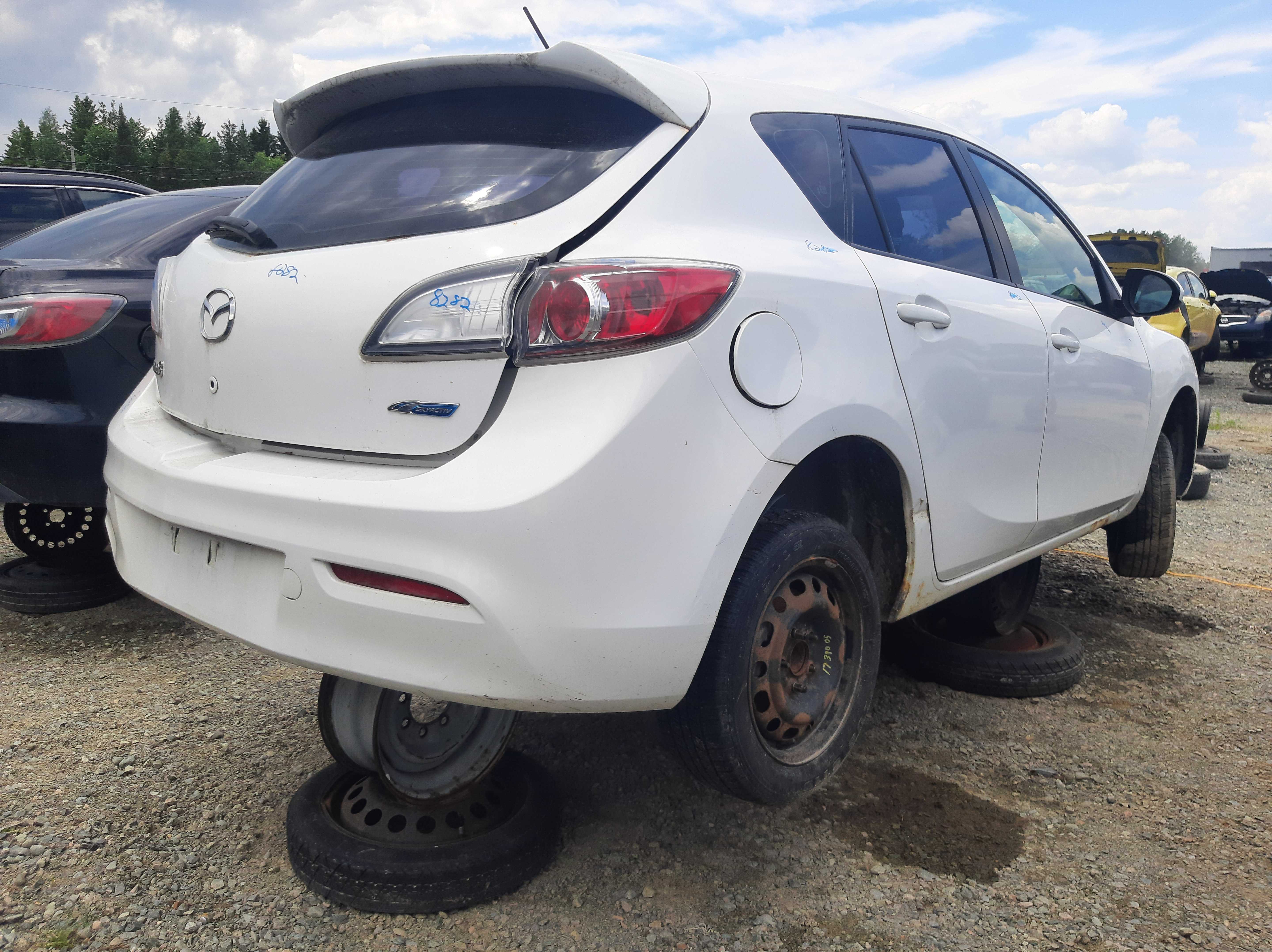 MAZDA MAZDA3 2012