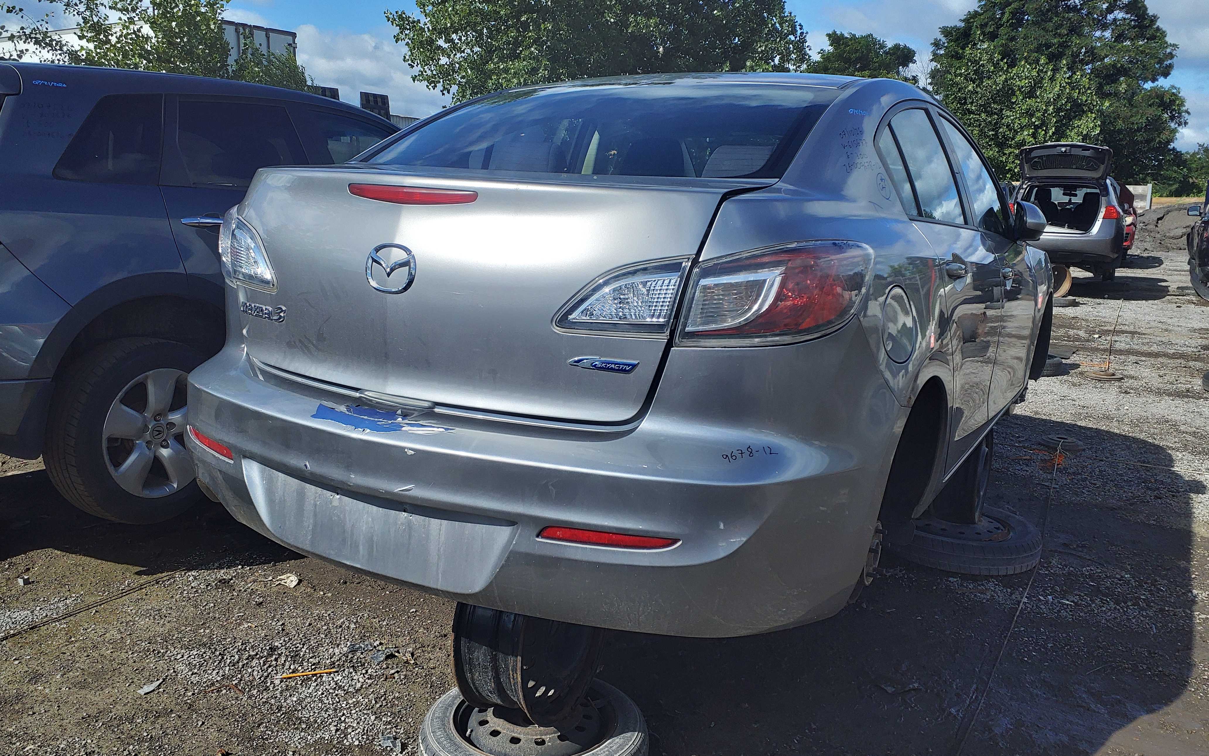 MAZDA MAZDA3 2012
