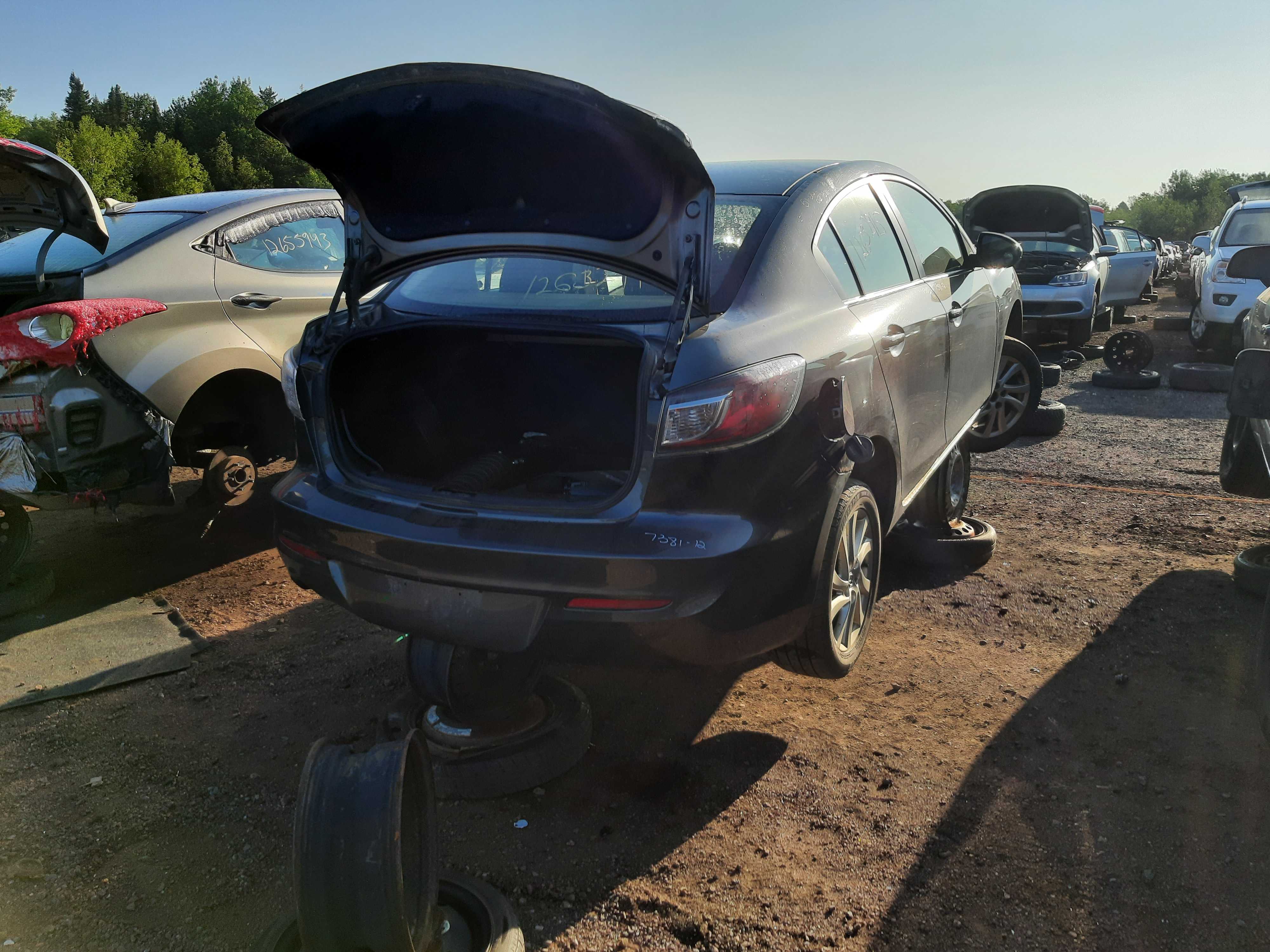 MAZDA MAZDA3 2012
