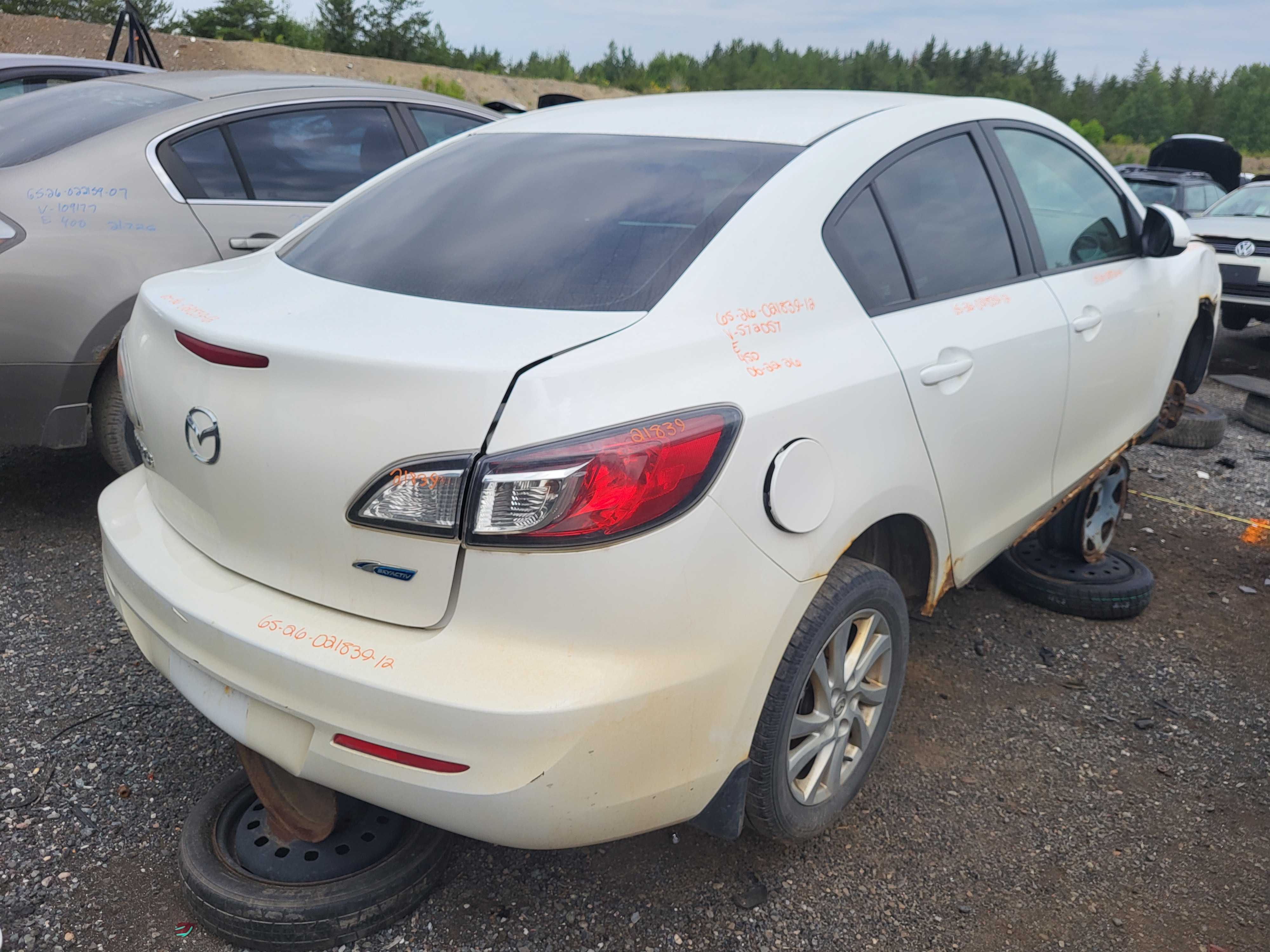 MAZDA MAZDA3 2012