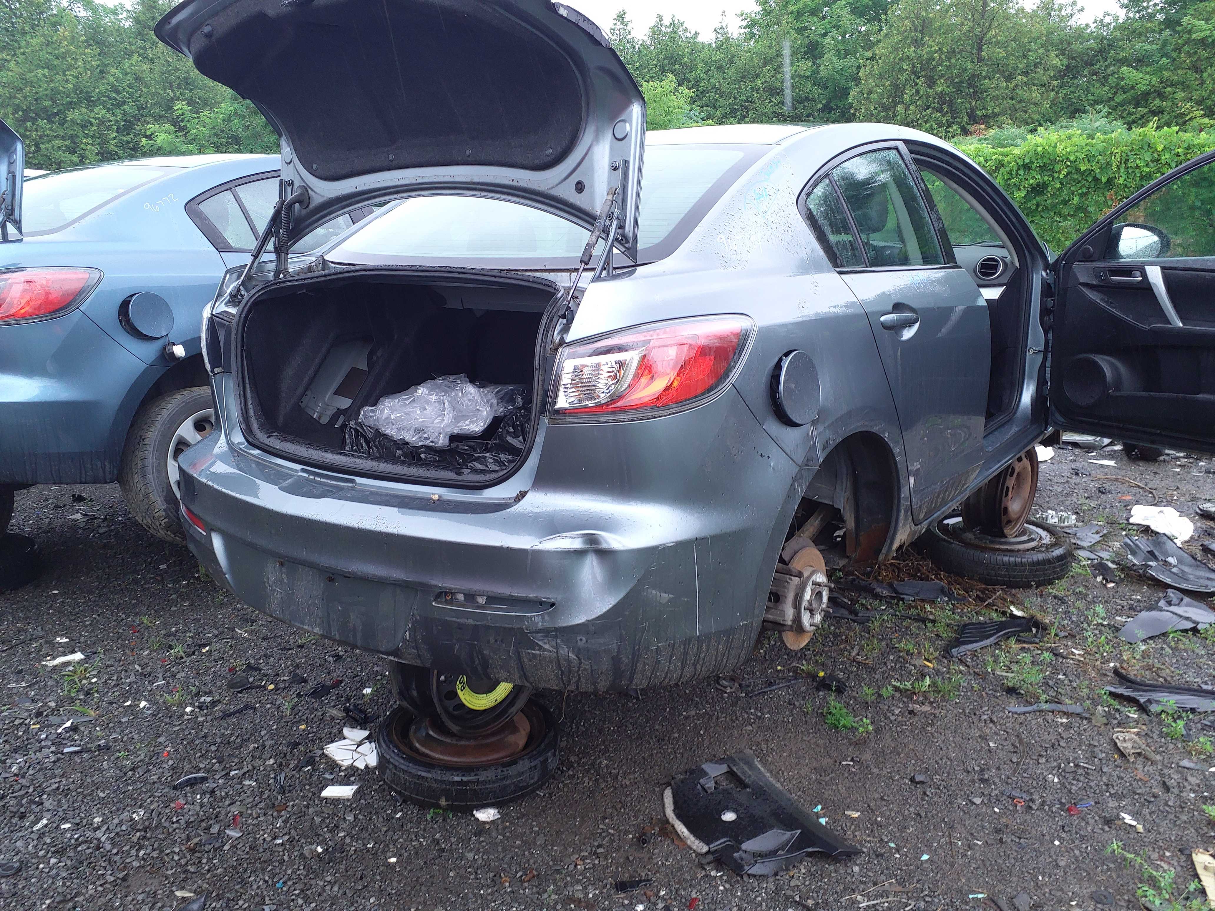 MAZDA MAZDA3 2012