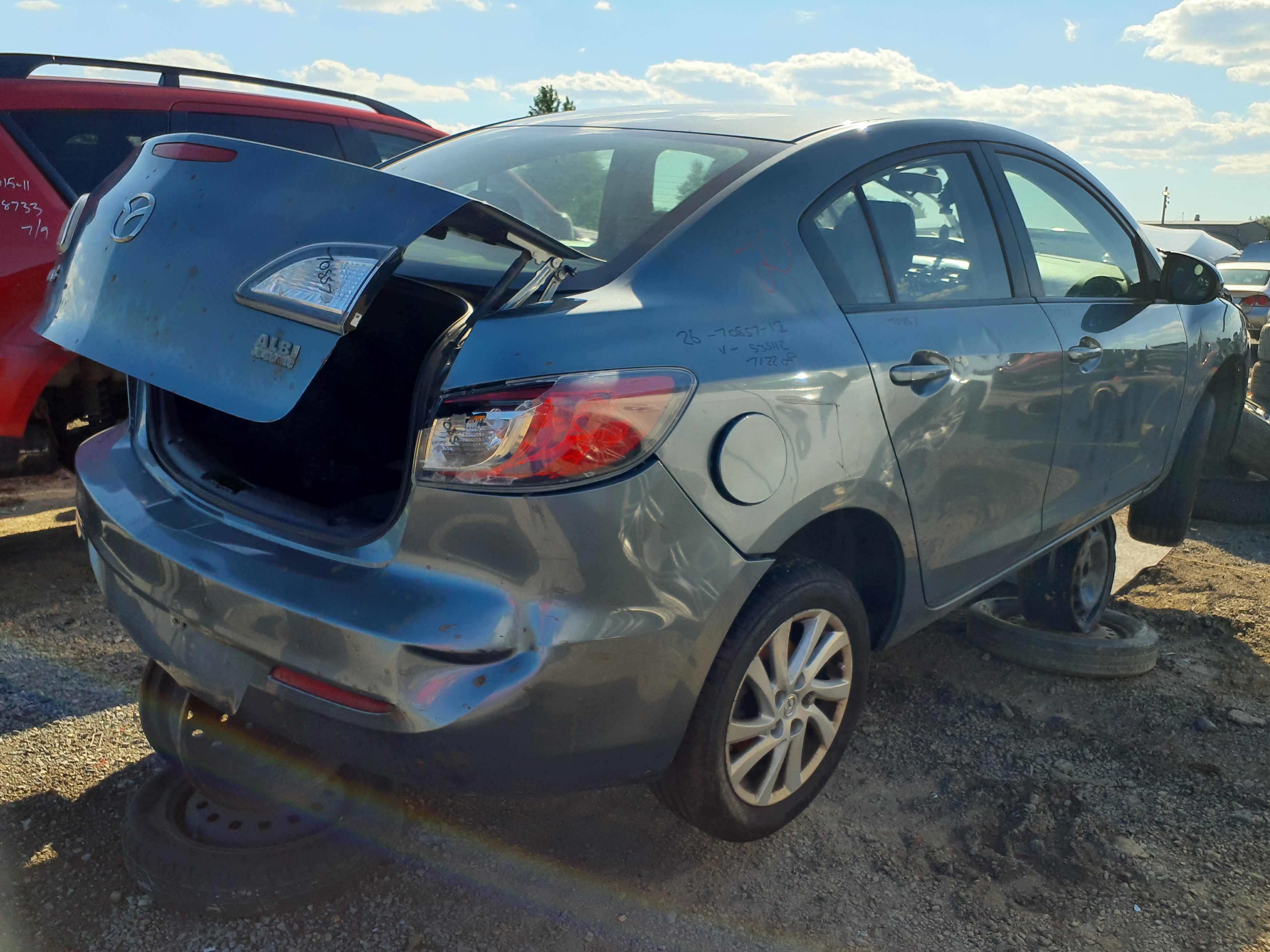 MAZDA MAZDA3 2012