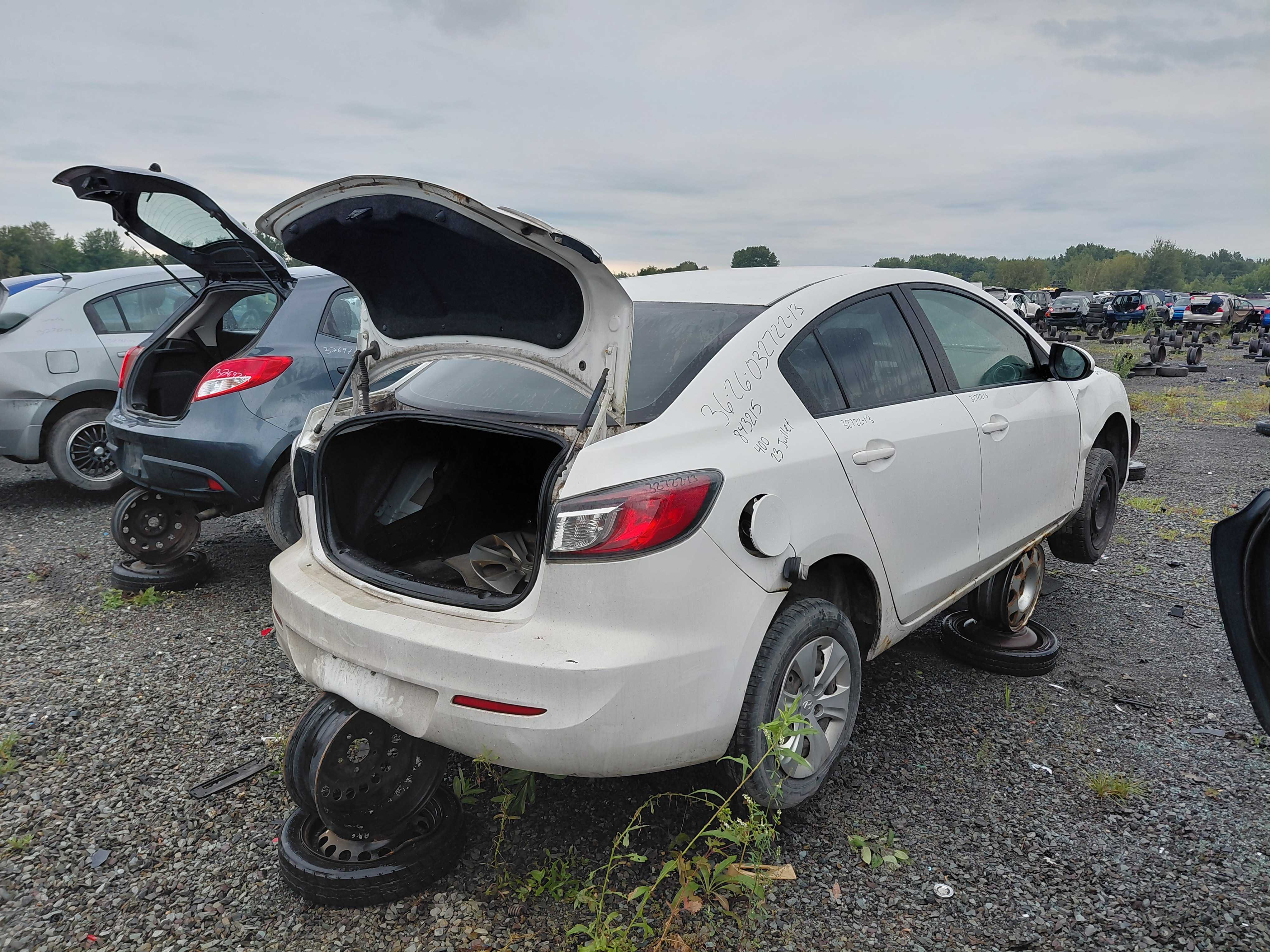 MAZDA MAZDA3 2013