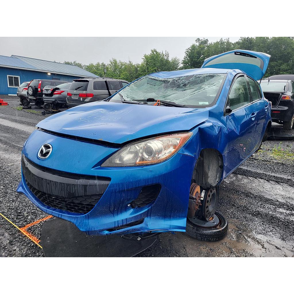 MAZDA MAZDA3 2013