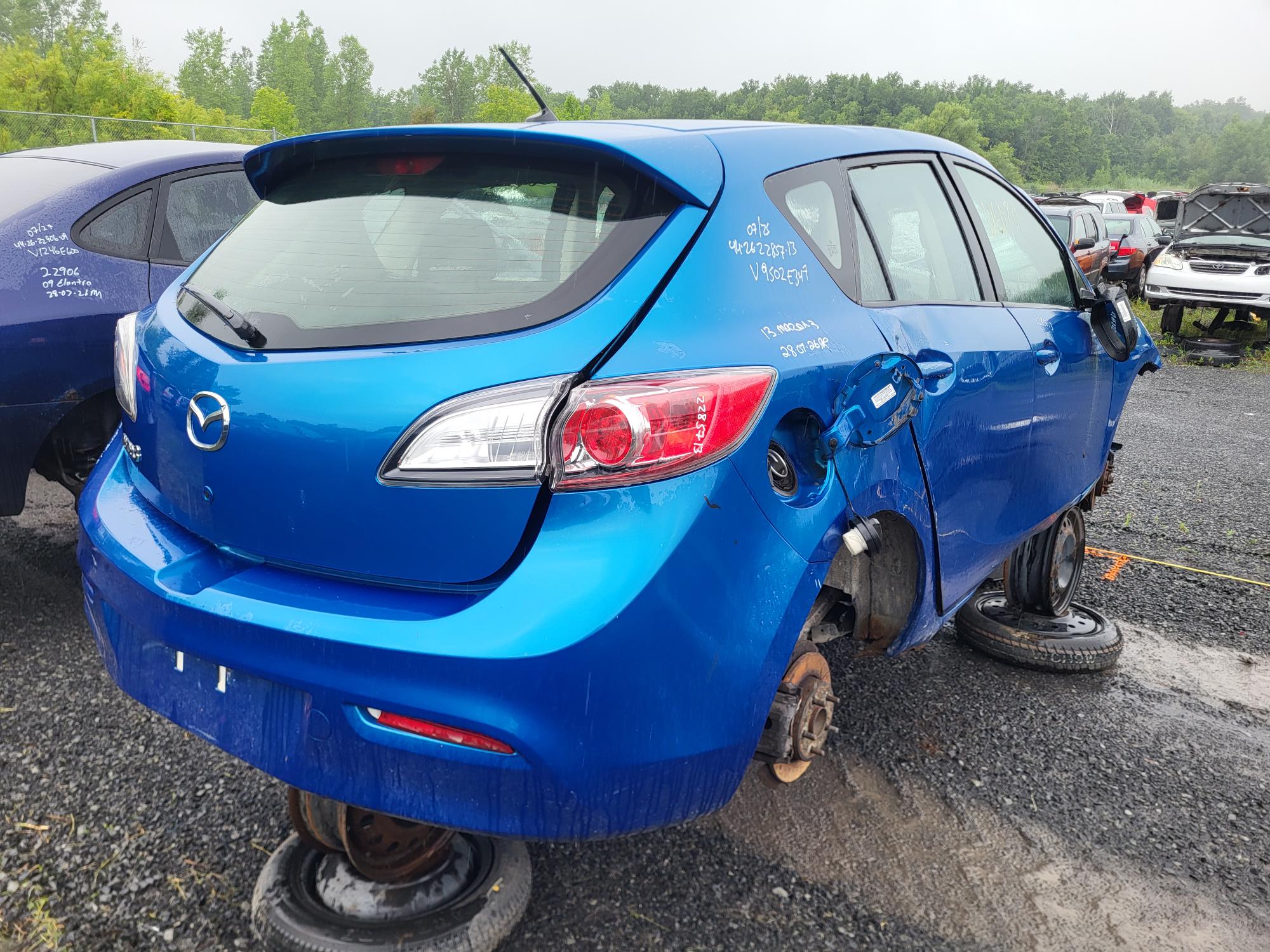 MAZDA MAZDA3 2013