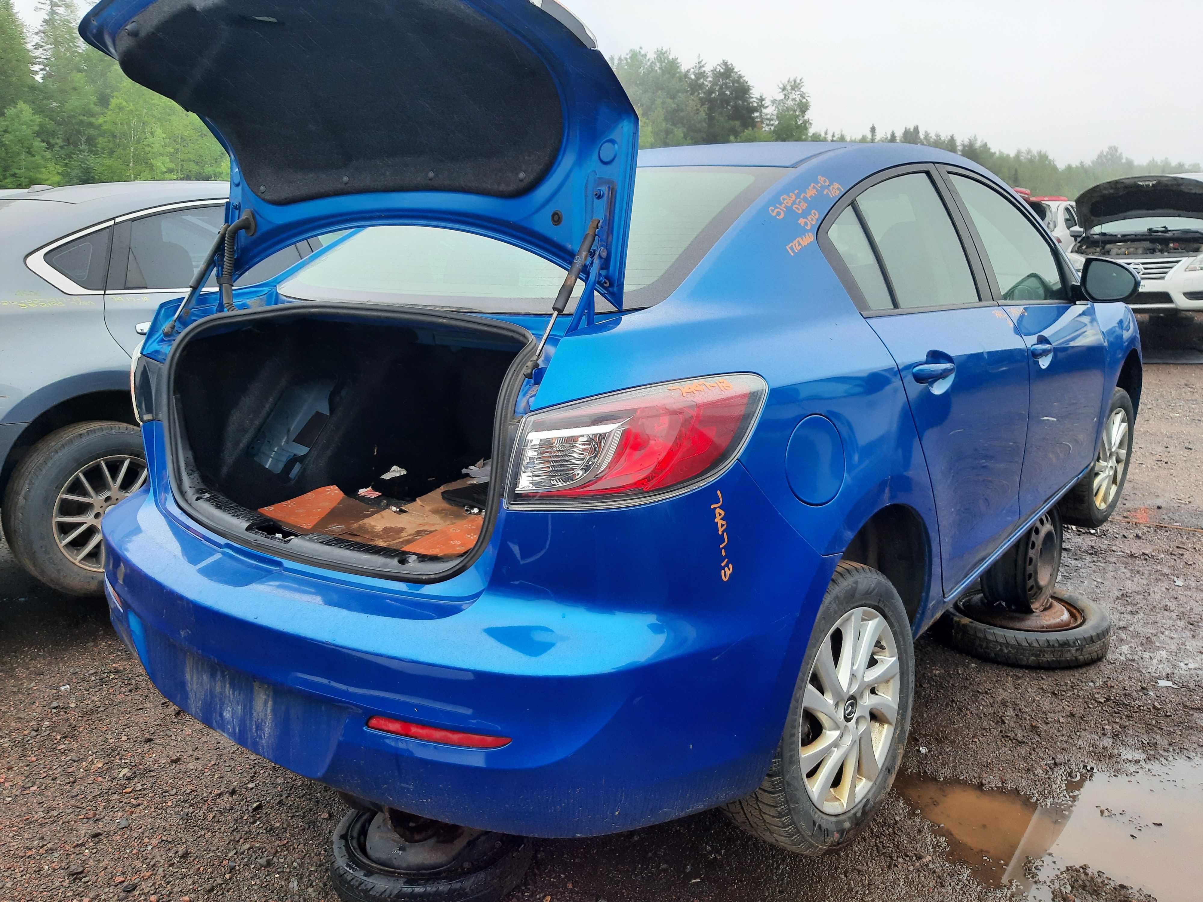 MAZDA MAZDA3 2013