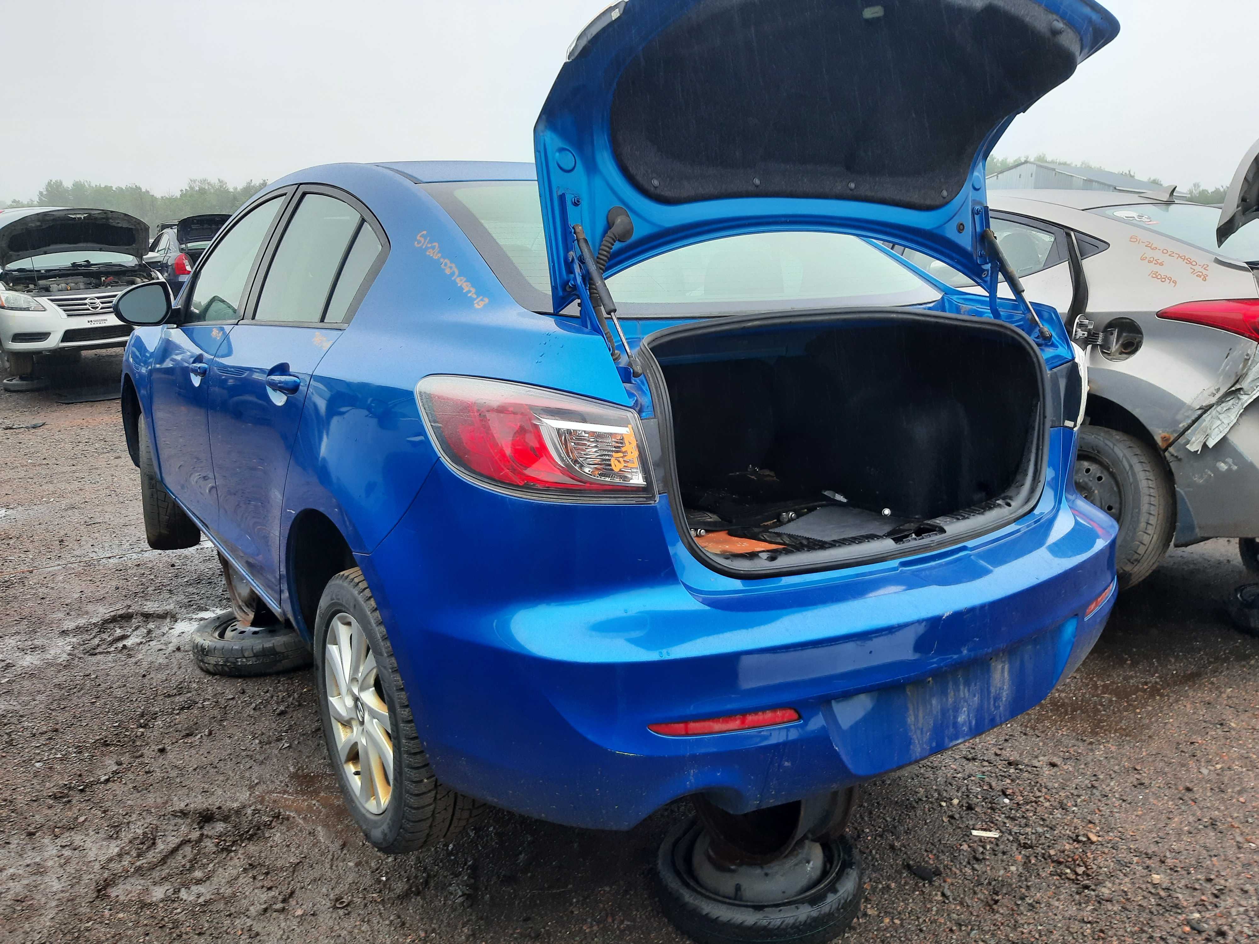 MAZDA MAZDA3 2013