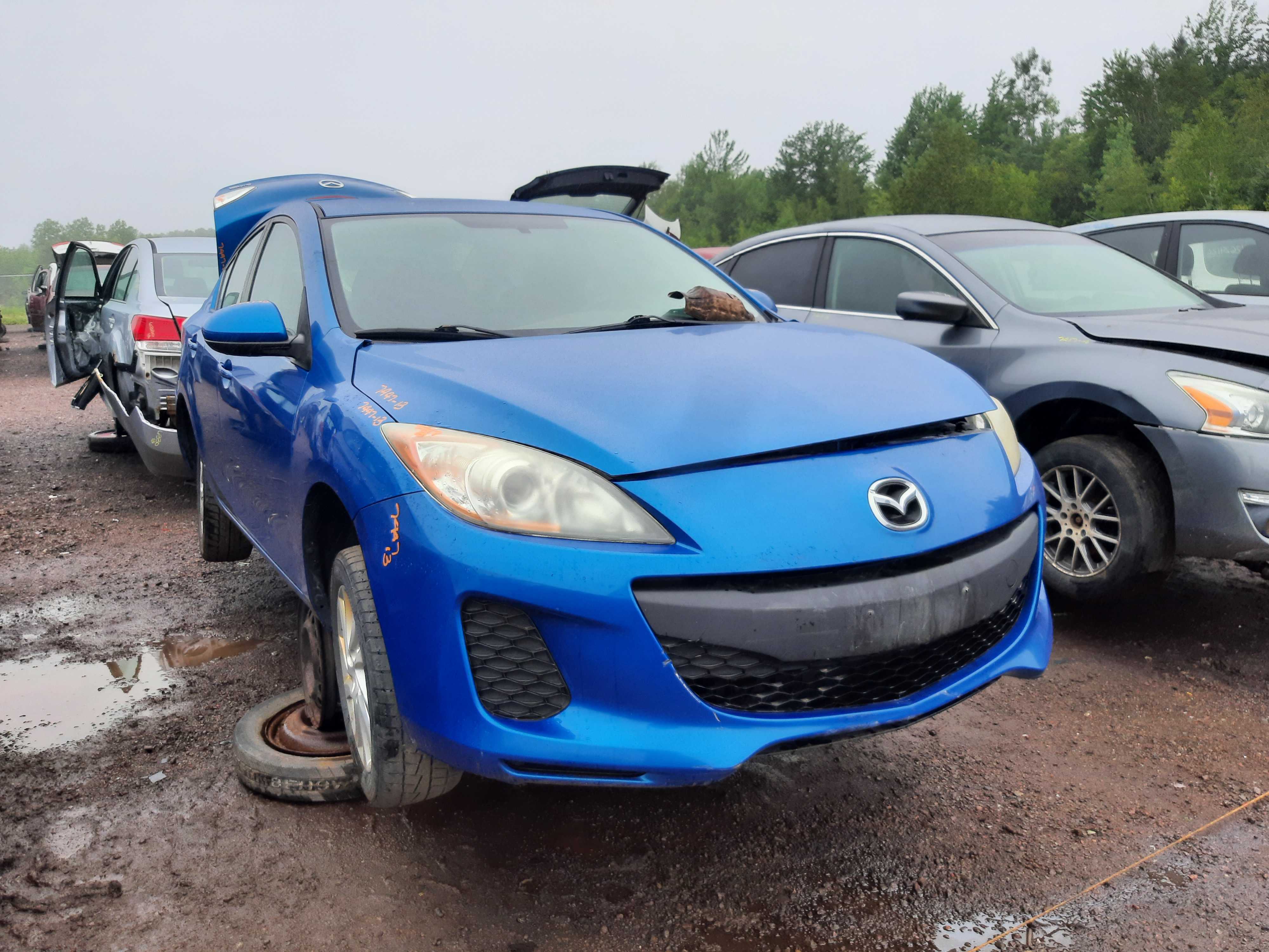 MAZDA MAZDA3 2013