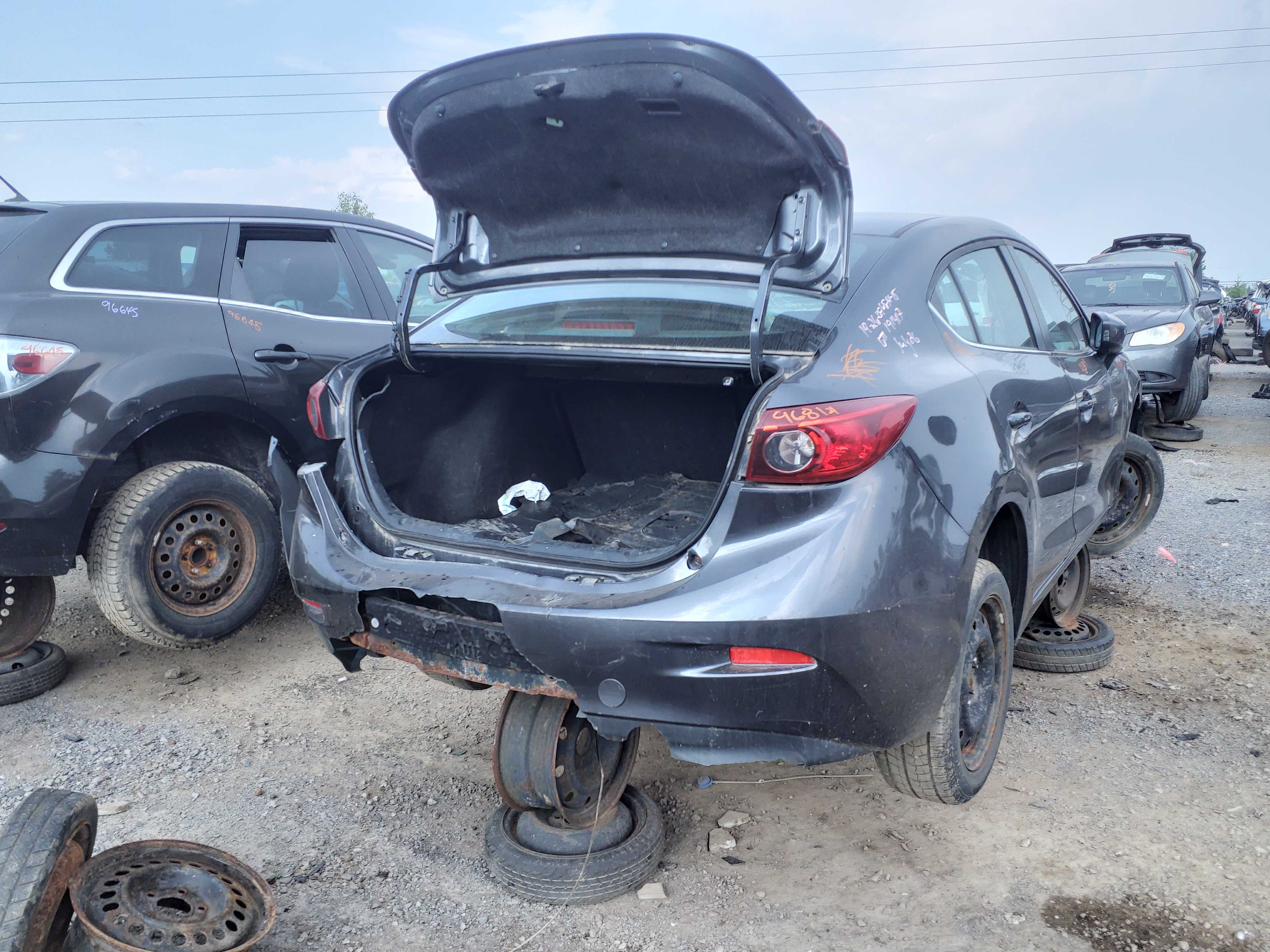MAZDA MAZDA3 2015