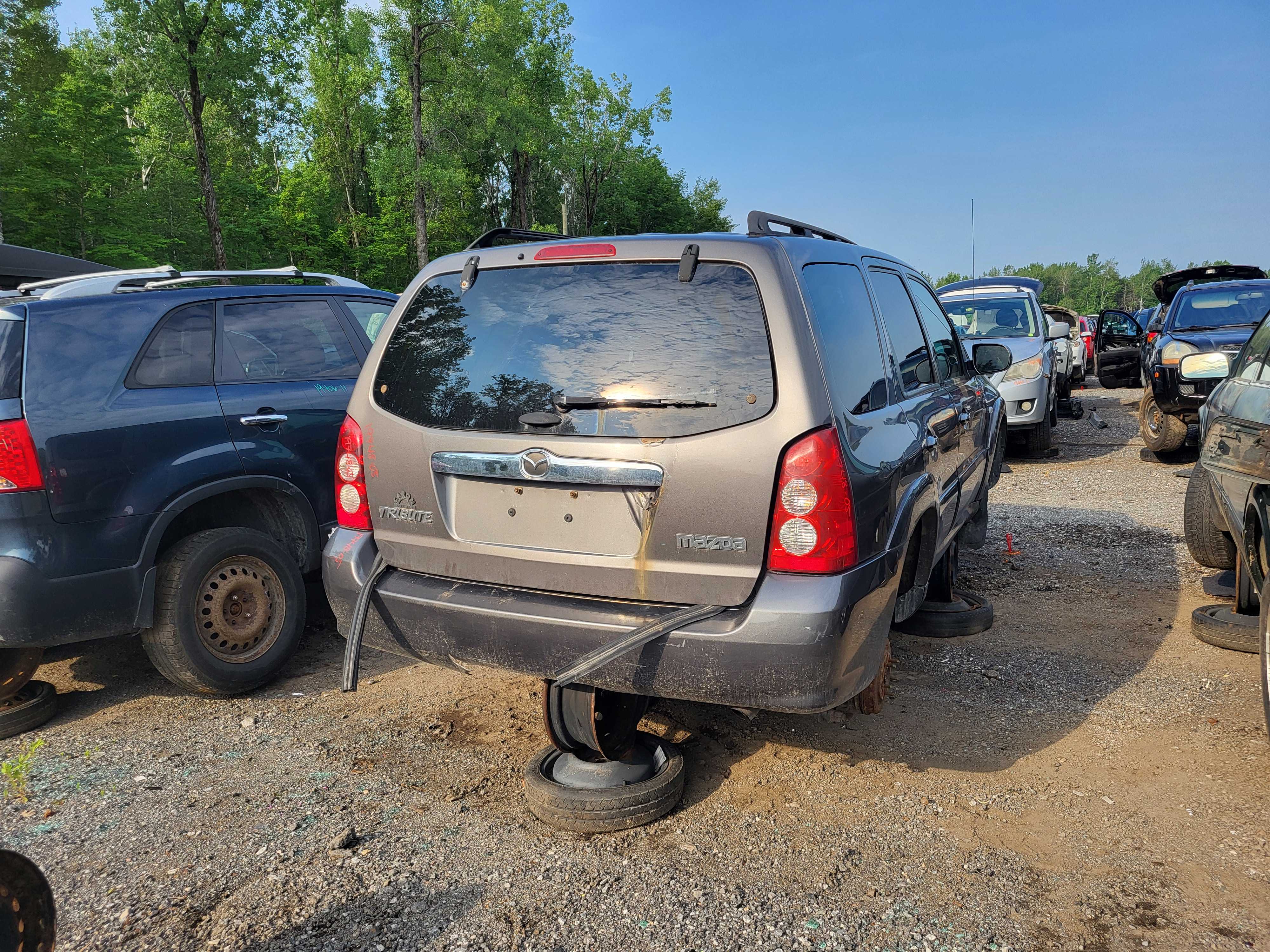 MAZDA TRIBUTE 2005