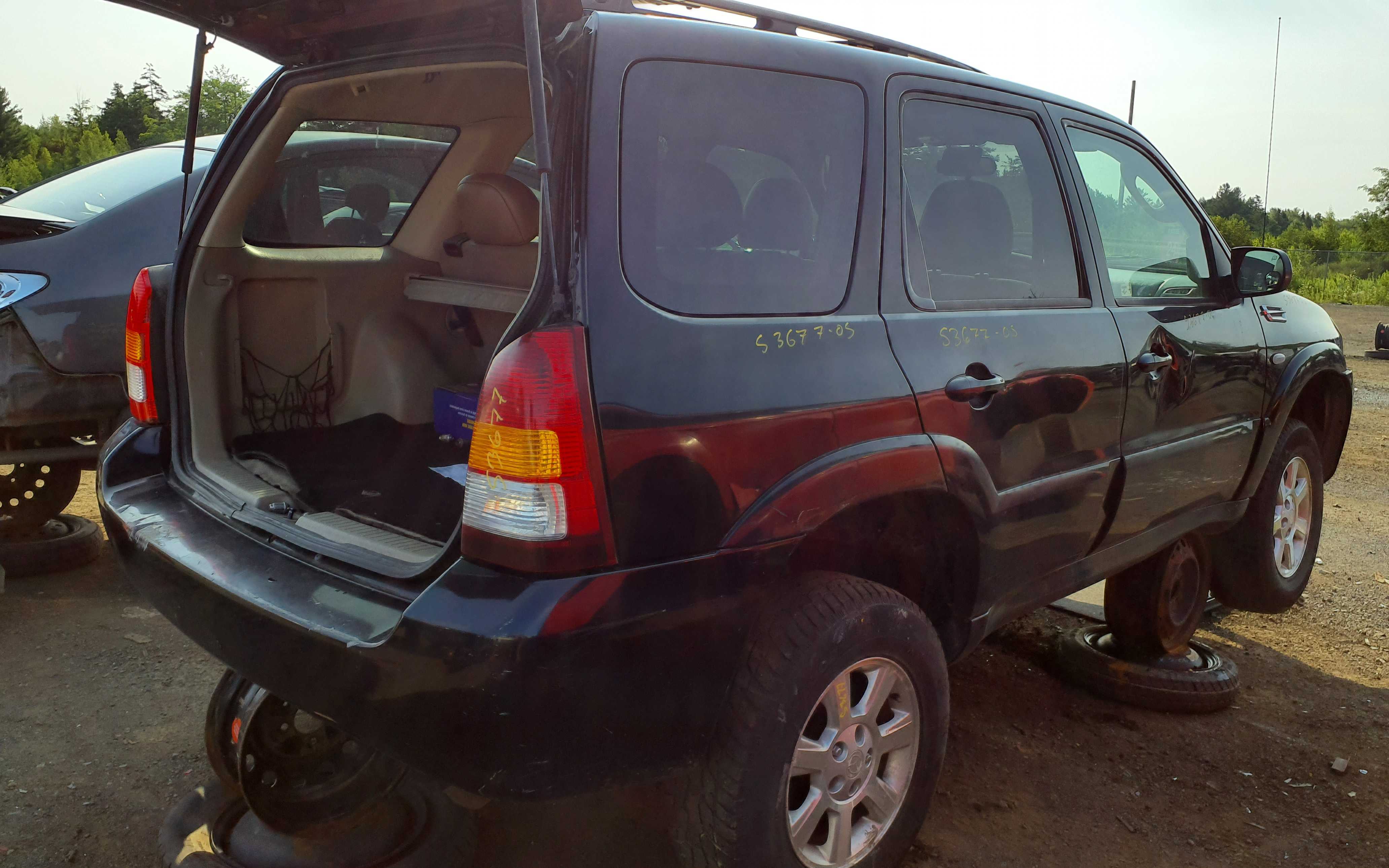 MAZDA TRIBUTE 2005