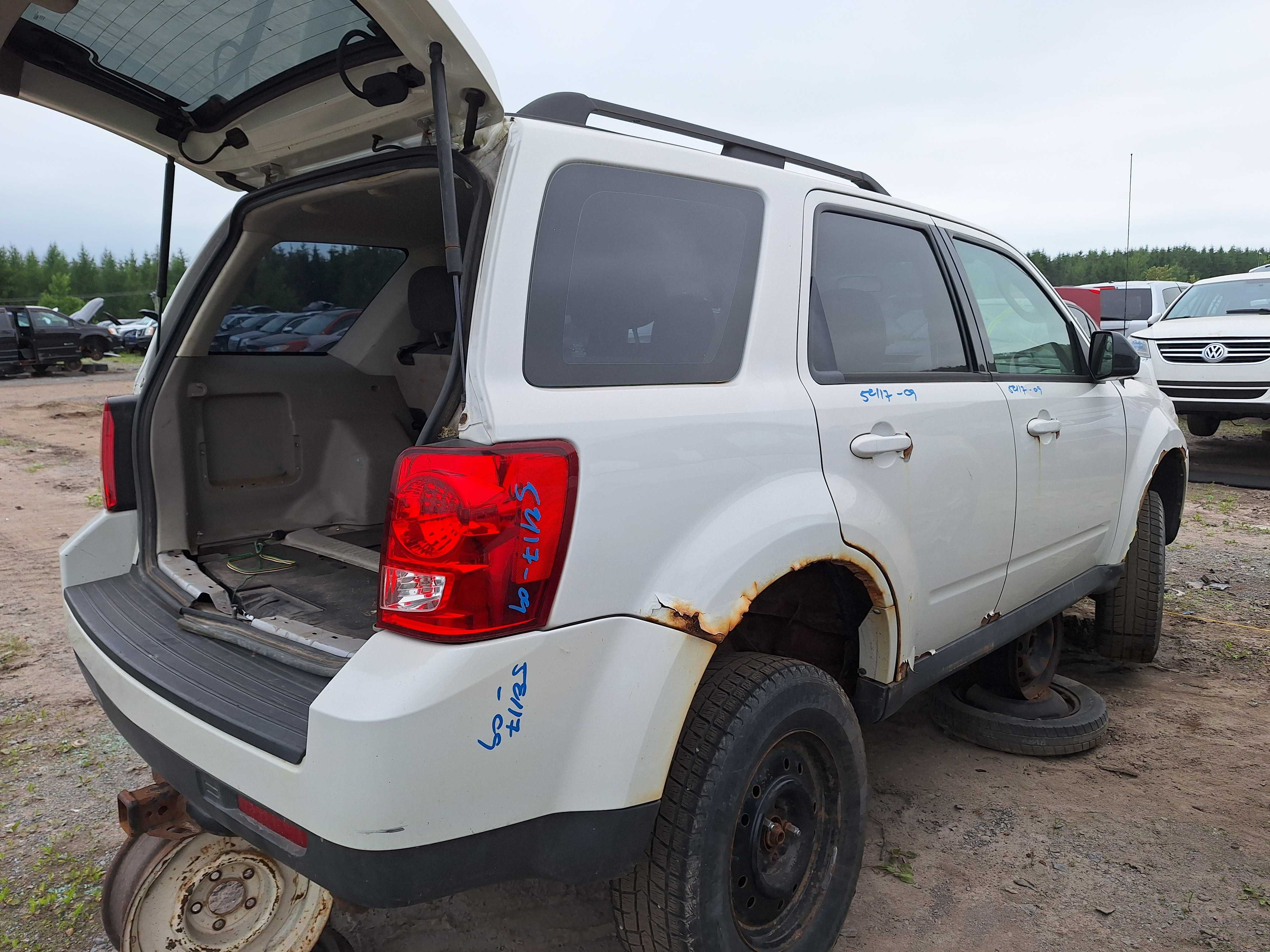 MAZDA TRIBUTE 2009