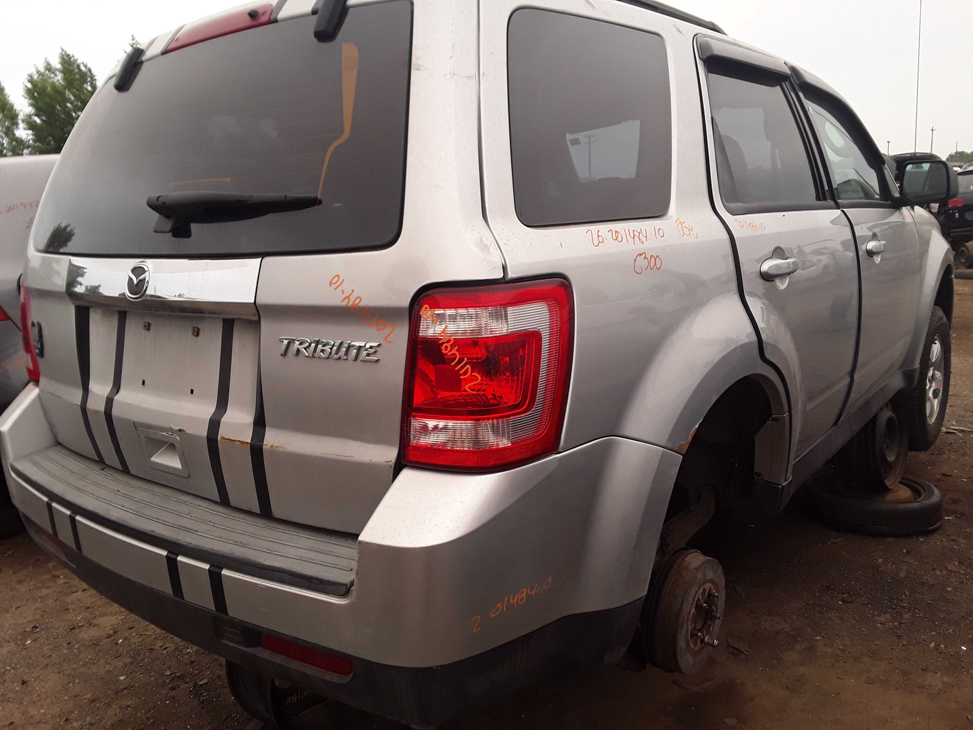 MAZDA TRIBUTE 2010