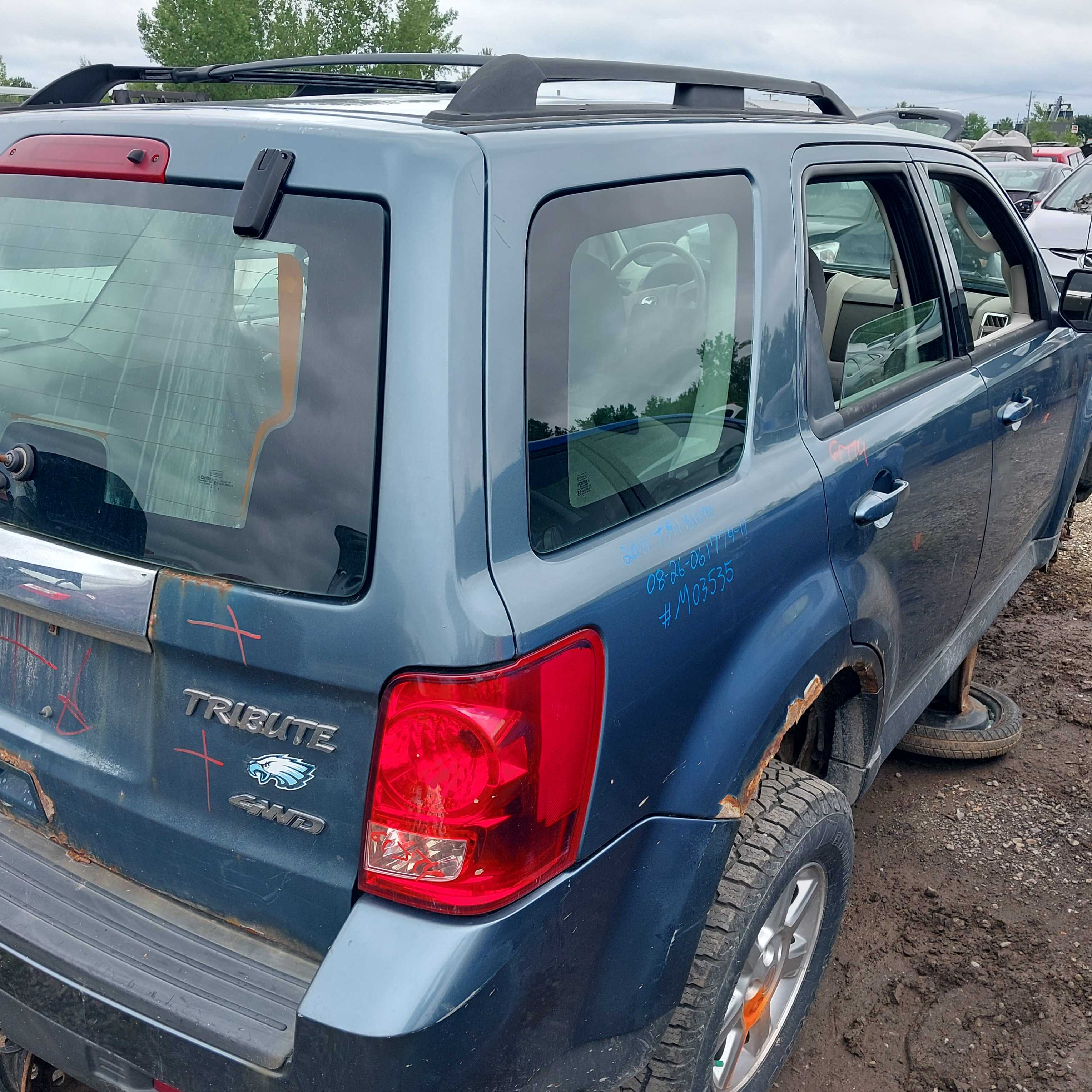MAZDA TRIBUTE 2011
