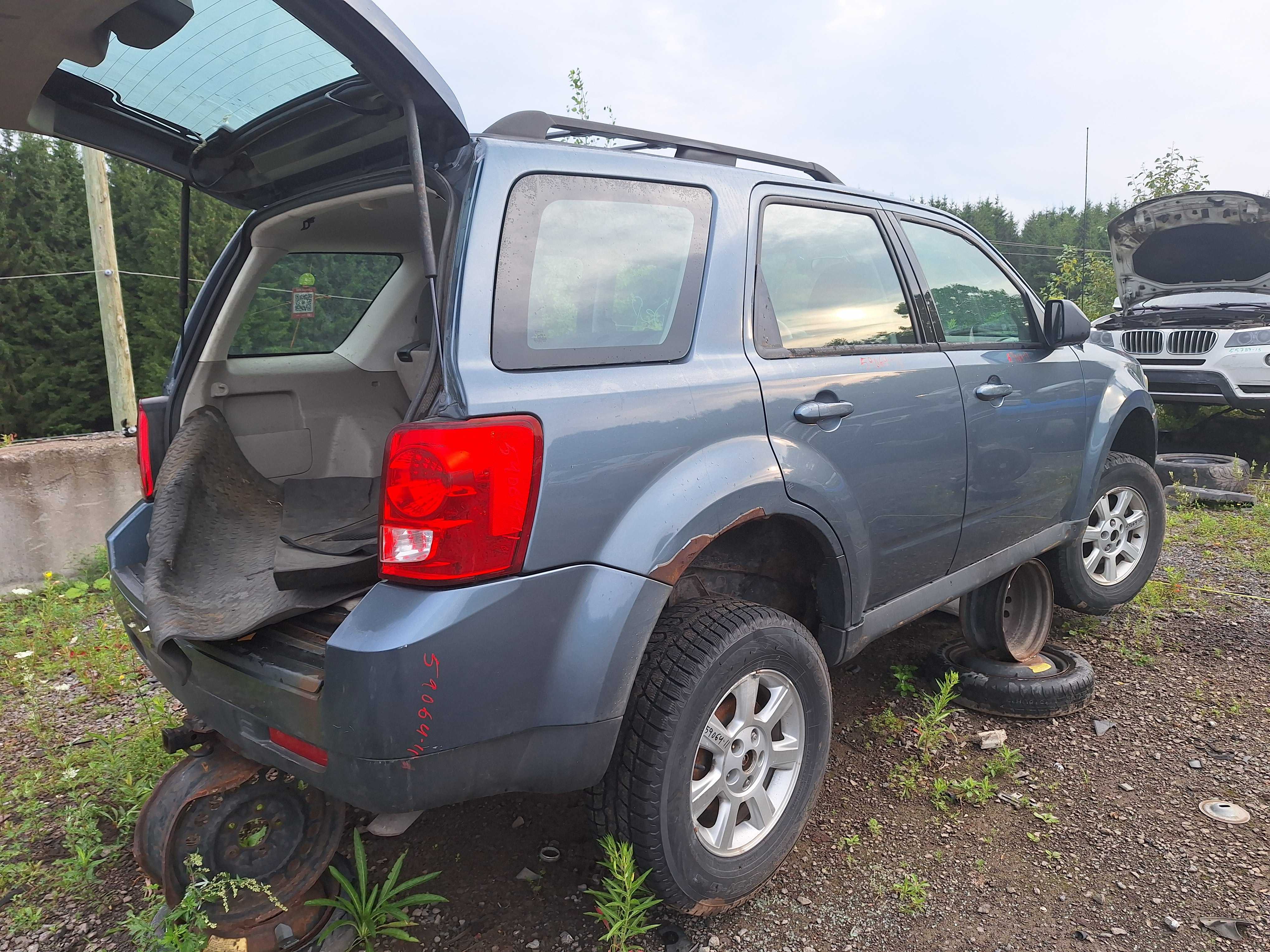 MAZDA TRIBUTE 2011