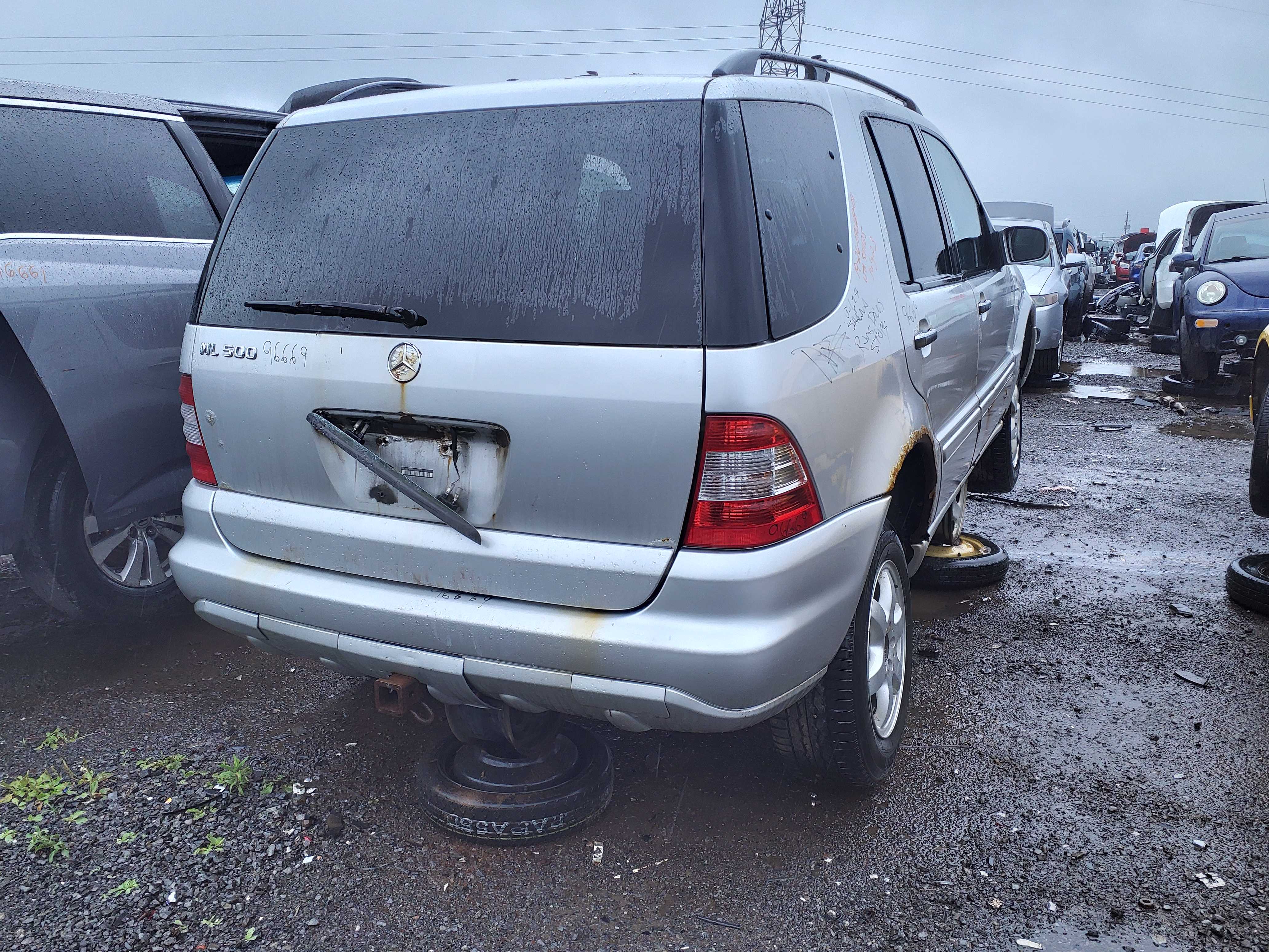 MERCEDES-BENZ M-CLASS 2004