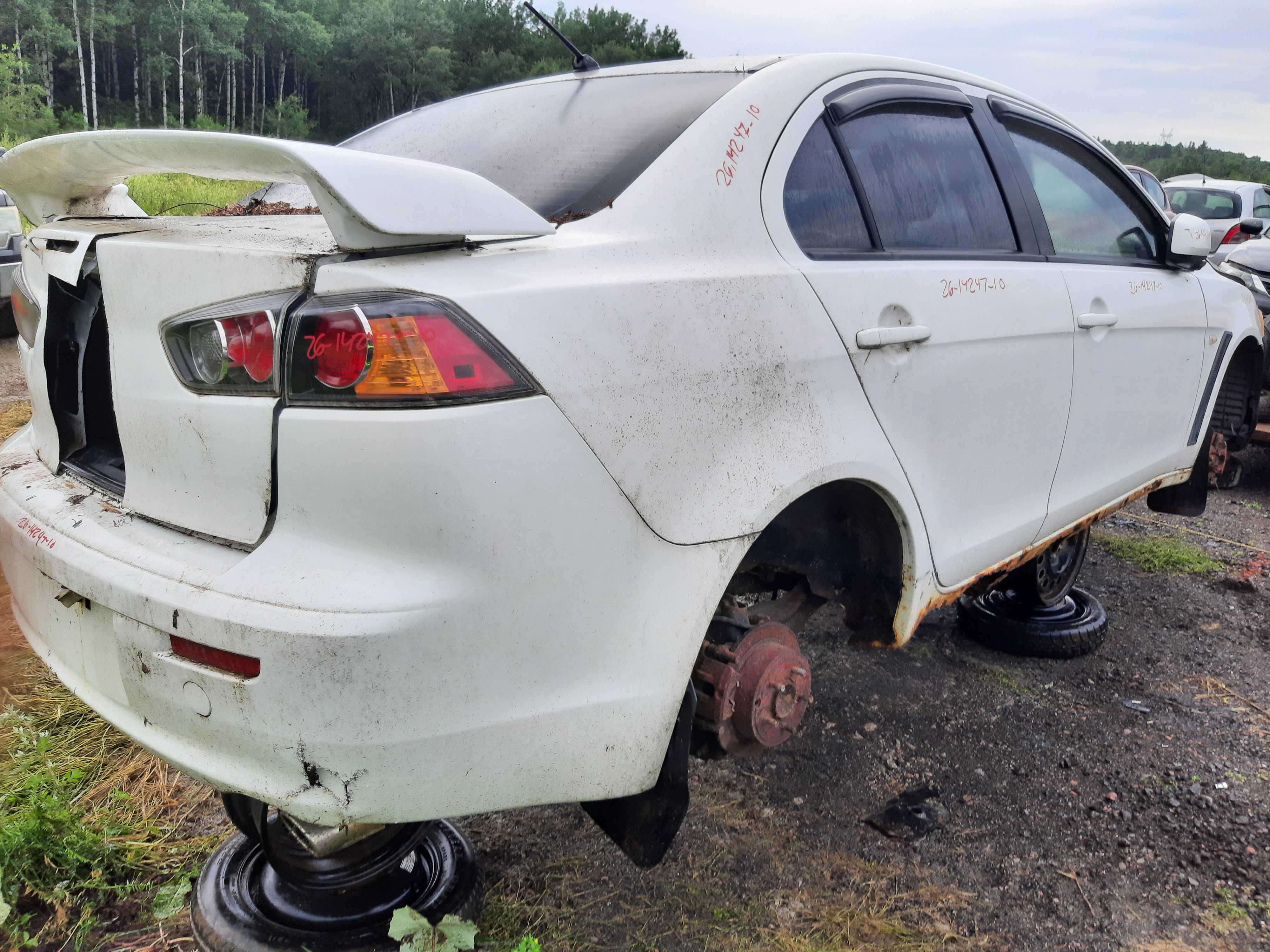 MITSUBISHI LANCER 2010
