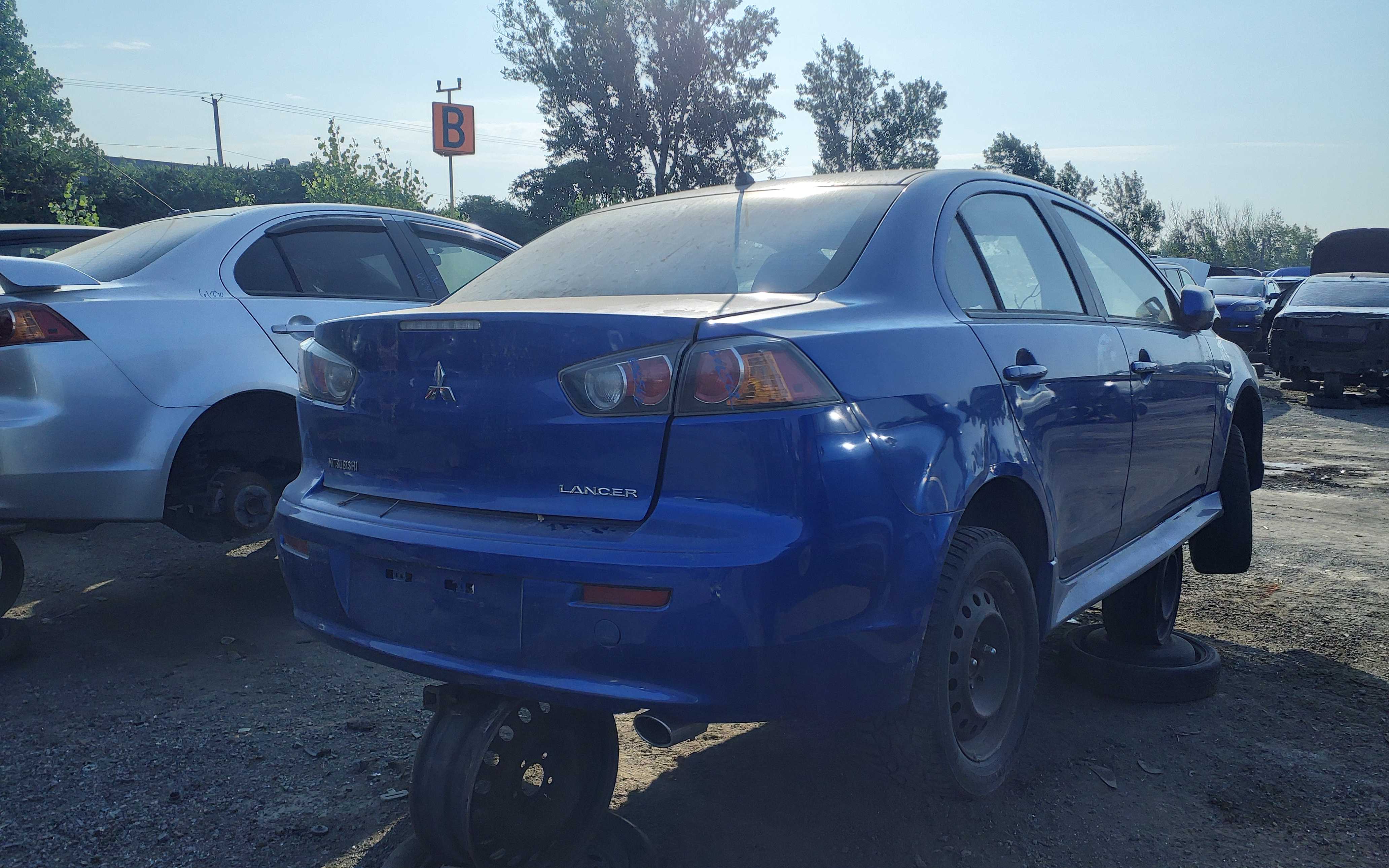 MITSUBISHI LANCER 2010