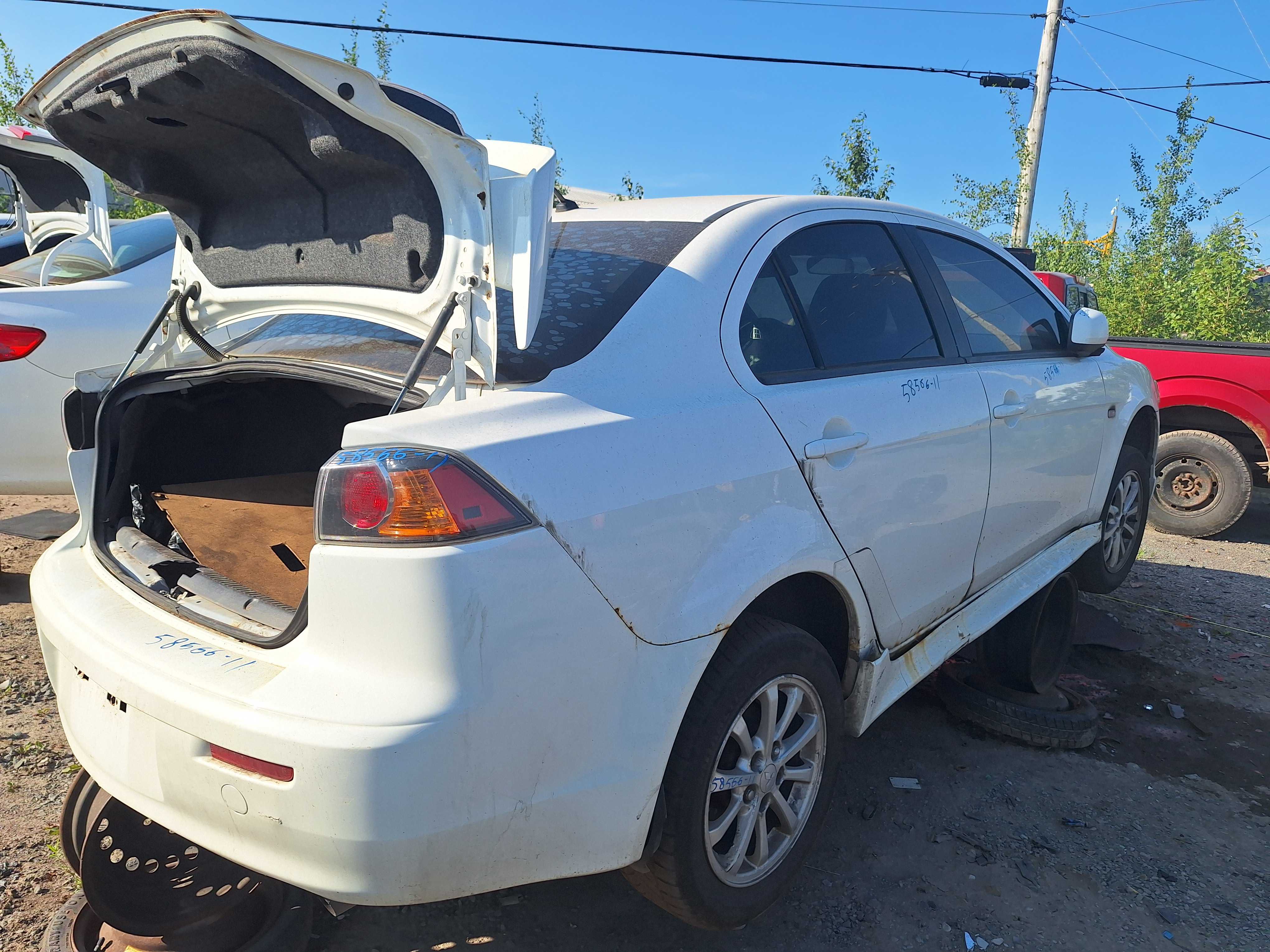 MITSUBISHI LANCER 2011