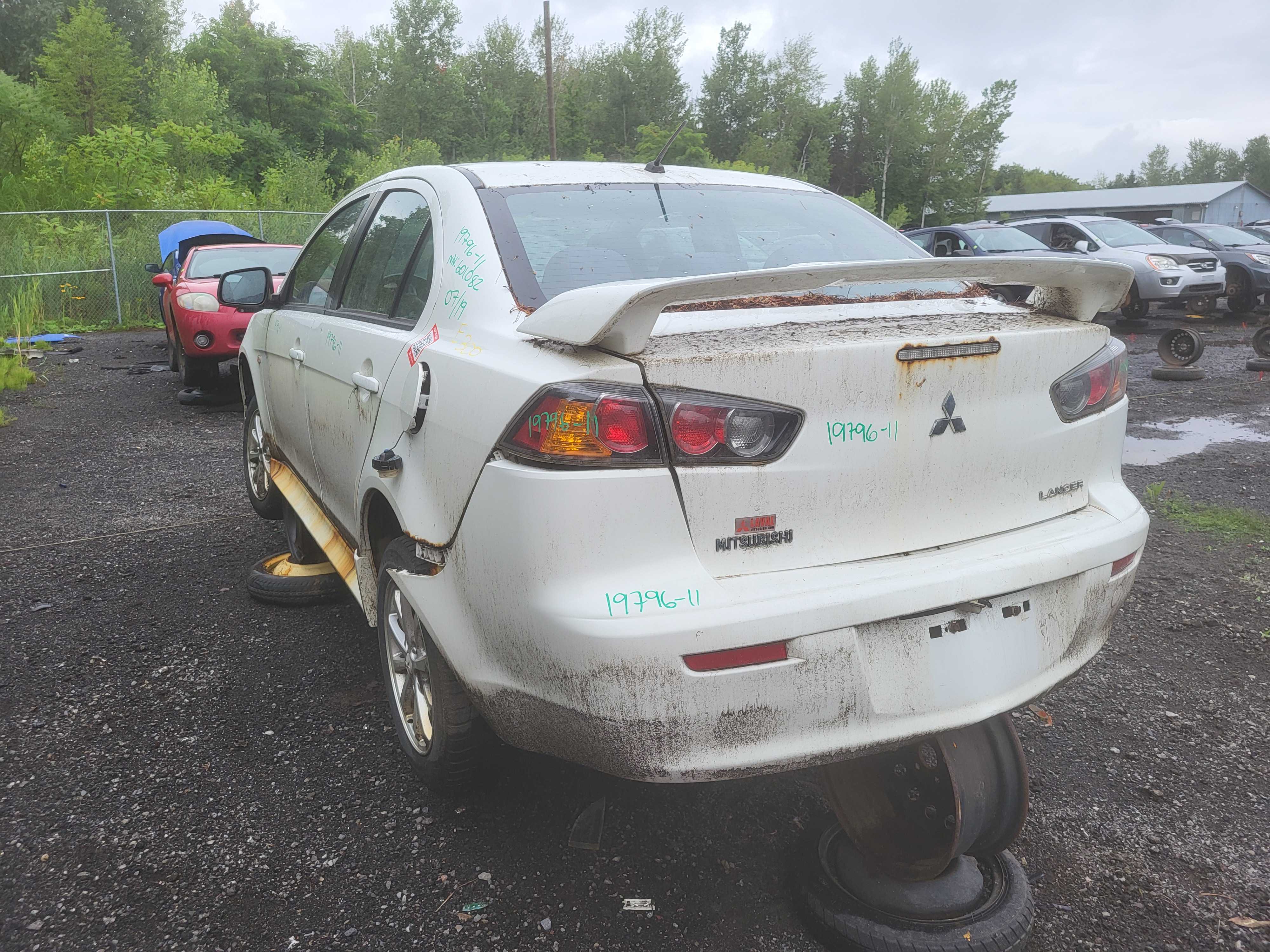 MITSUBISHI LANCER 2011